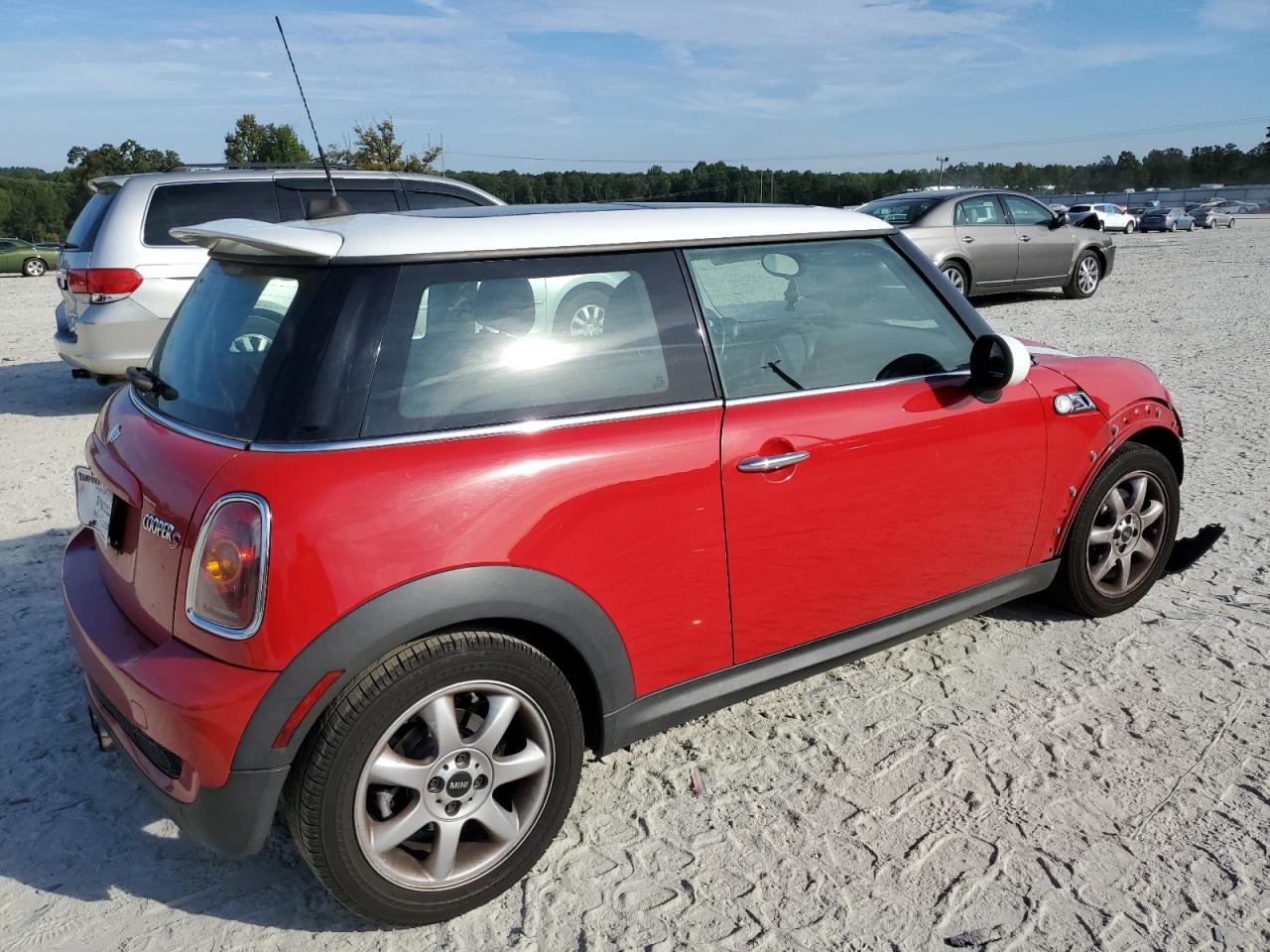 Photo 2 VIN: WMWMF7C5XATZ34518 - MINI COOPER 