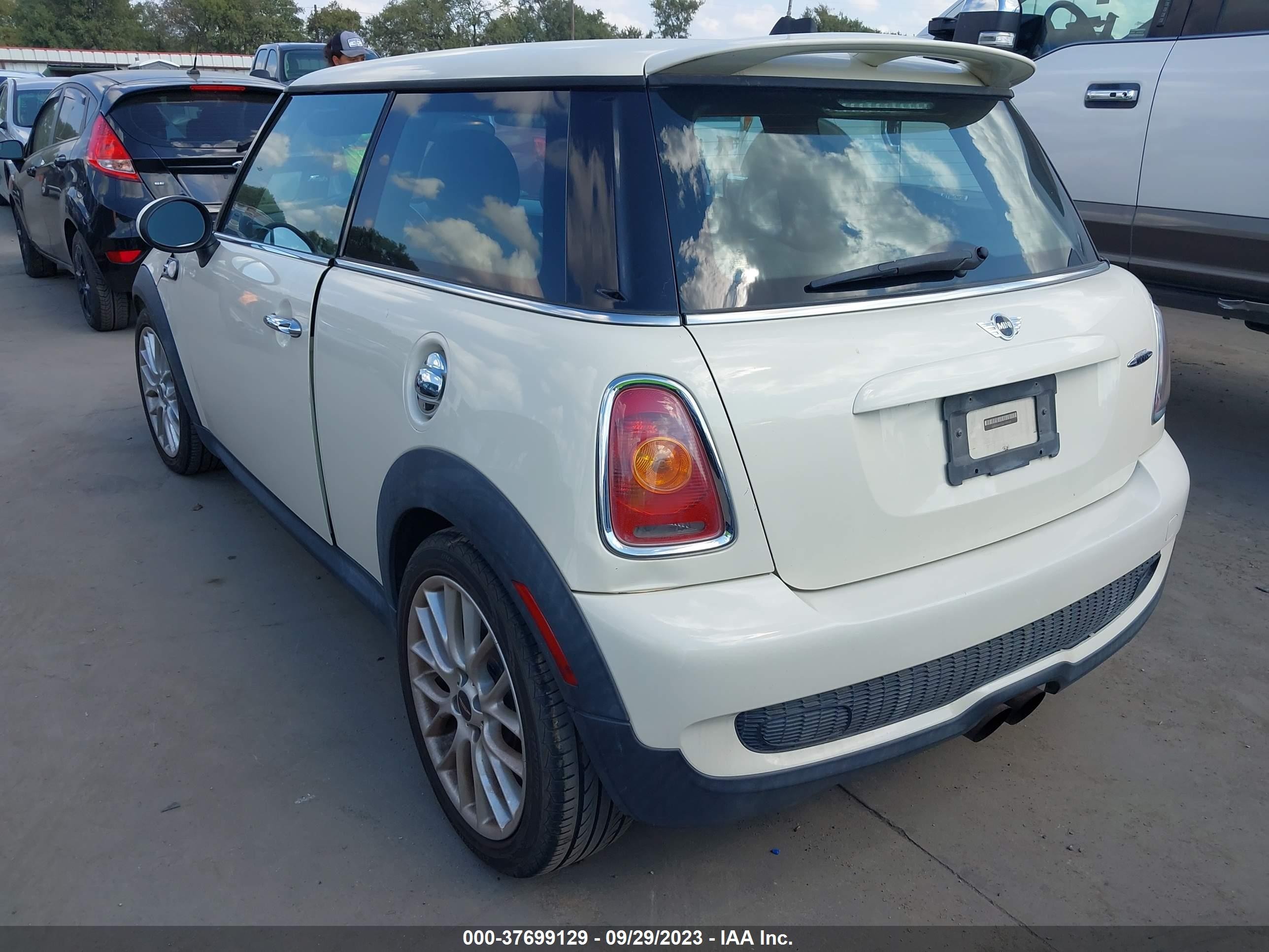 Photo 2 VIN: WMWMF9C56ATF97599 - MINI HARD TOP 