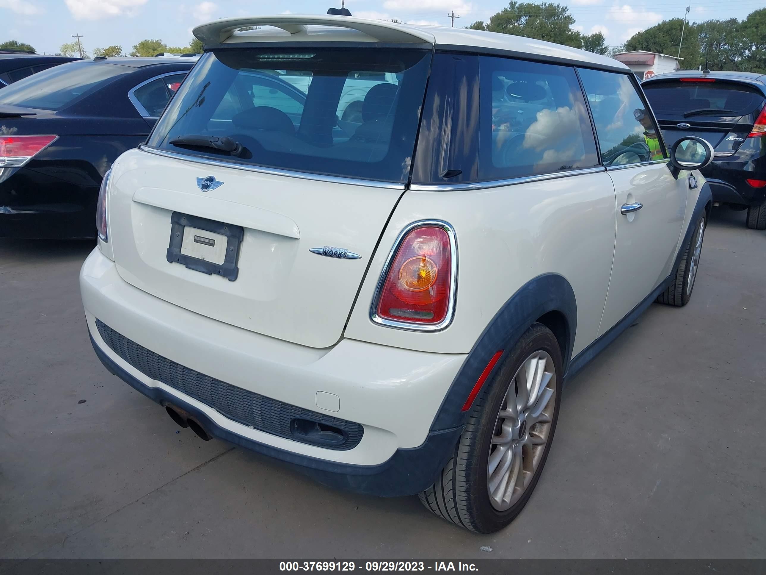 Photo 3 VIN: WMWMF9C56ATF97599 - MINI HARD TOP 