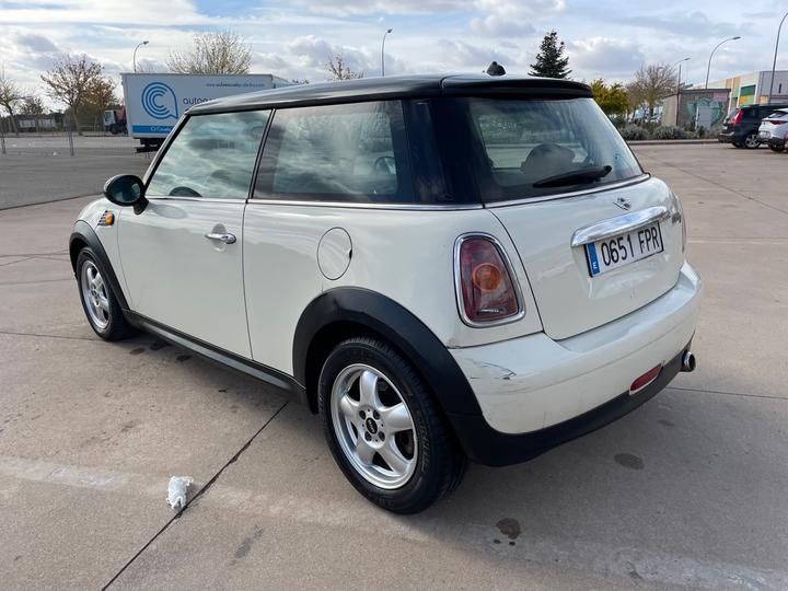 Photo 3 VIN: WMWMG31040TL07549 - BMW MINI CITY CAR 