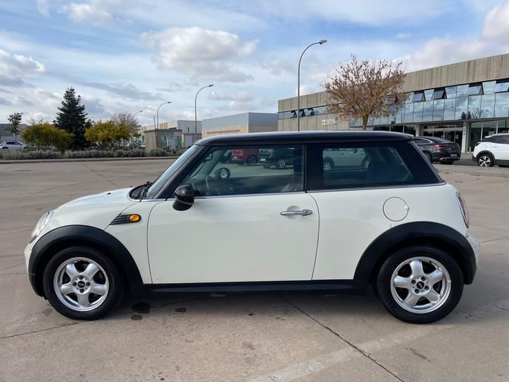 Photo 2 VIN: WMWMG31040TL07549 - BMW MINI CITY CAR 