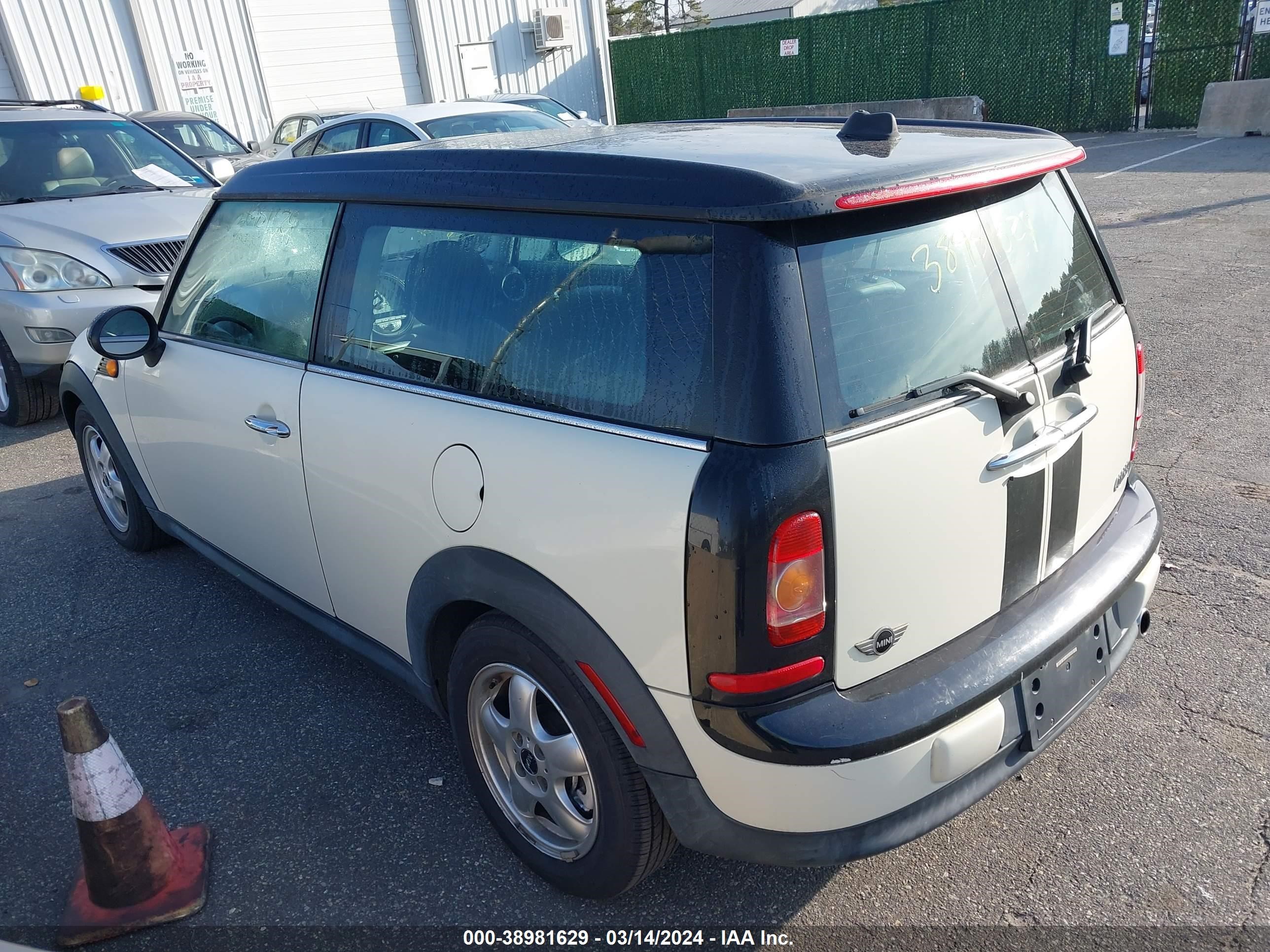 Photo 2 VIN: WMWML33509TN68534 - MINI CLUBMAN 