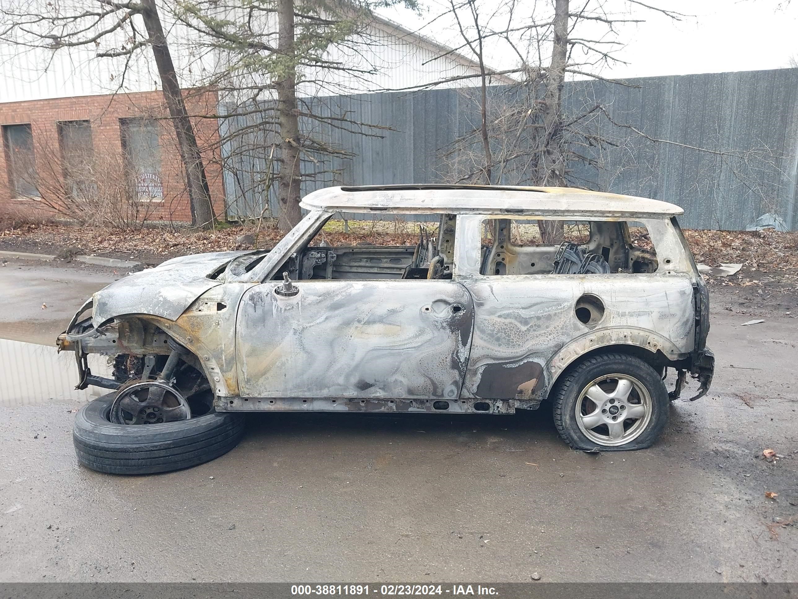 Photo 12 VIN: WMWML33599TX33934 - MINI COOPER 