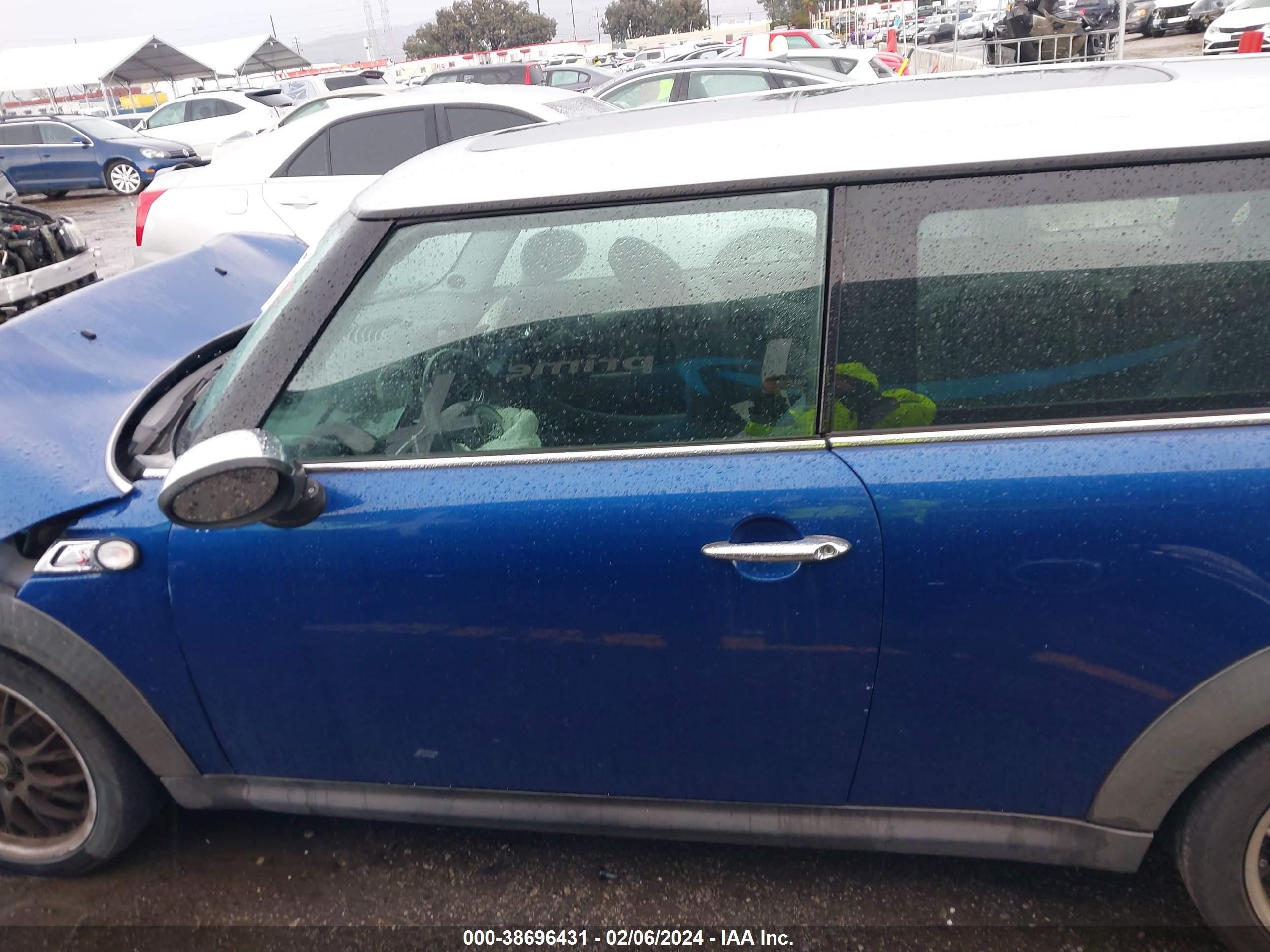 Photo 13 VIN: WMWMM33538TP70084 - MINI COOPER 