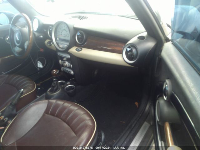 Photo 4 VIN: WMWMR3C53ATU97204 - MINI COOPER CONVERTIBLE 