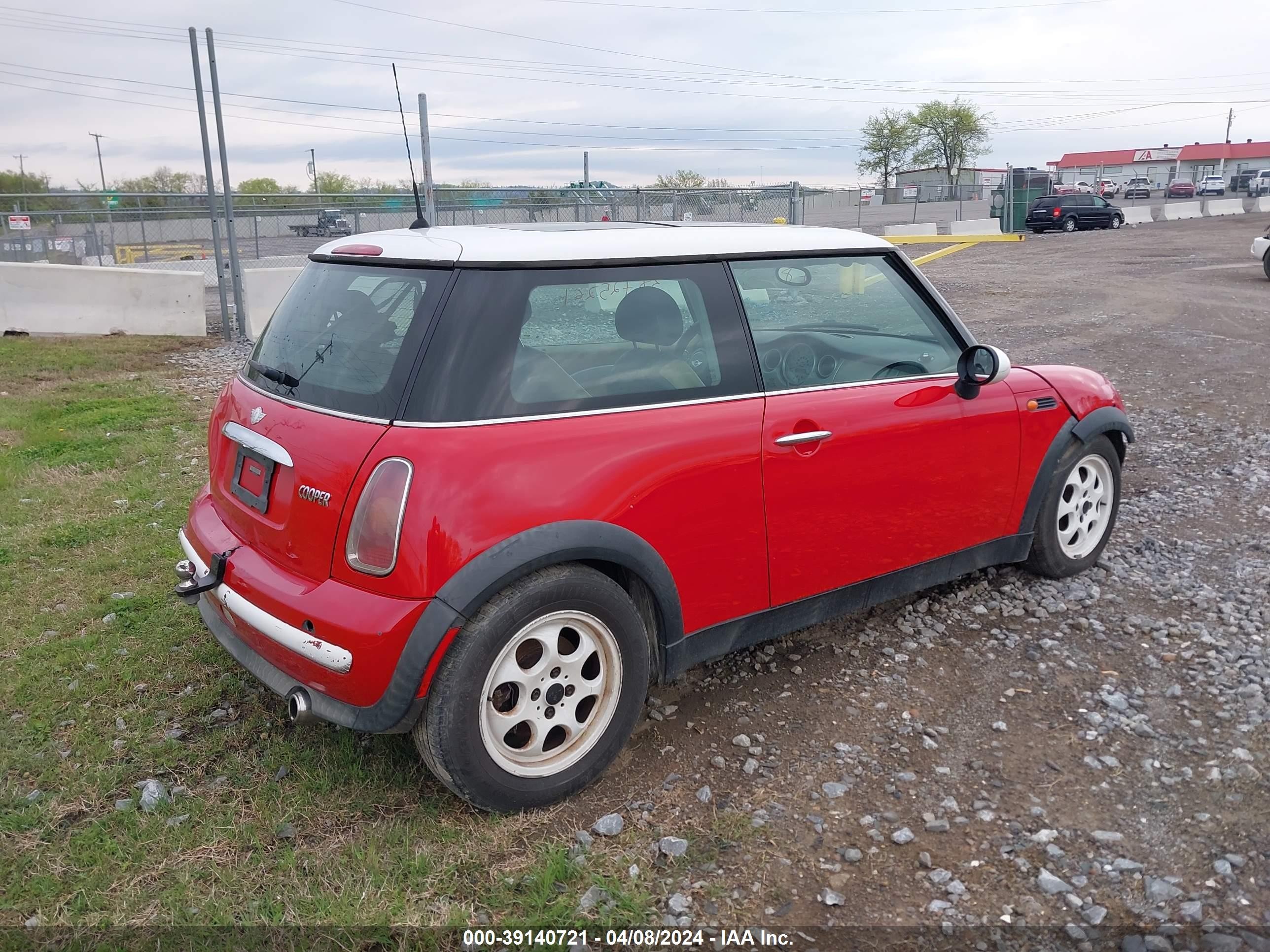 Photo 4 VIN: WMWRC33403TJ50009 - MINI COOPER 