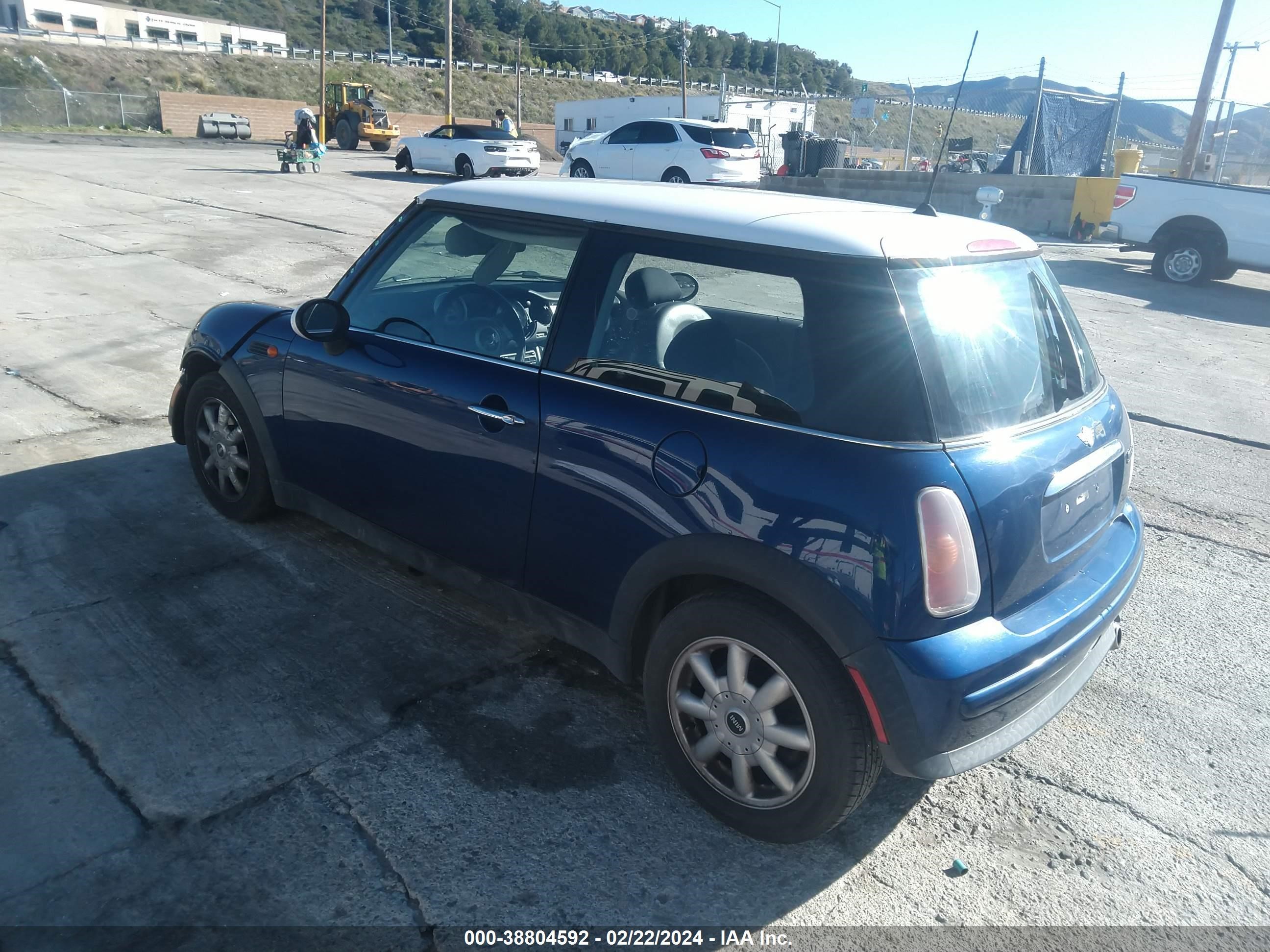 Photo 2 VIN: WMWRC33444TJ55747 - MINI COOPER 