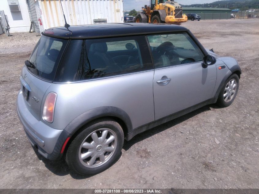 Photo 3 VIN: WMWRC33452TE11832 - MINI COOPER 