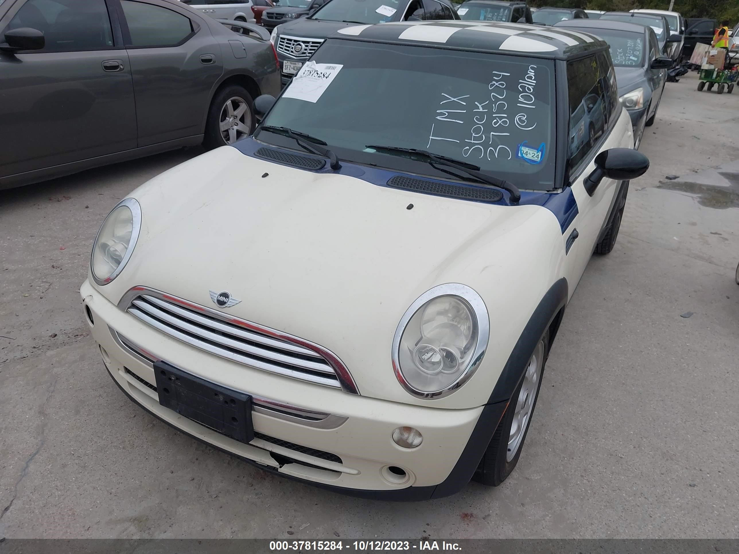 Photo 1 VIN: WMWRC33465TJ66055 - MINI HARD TOP 