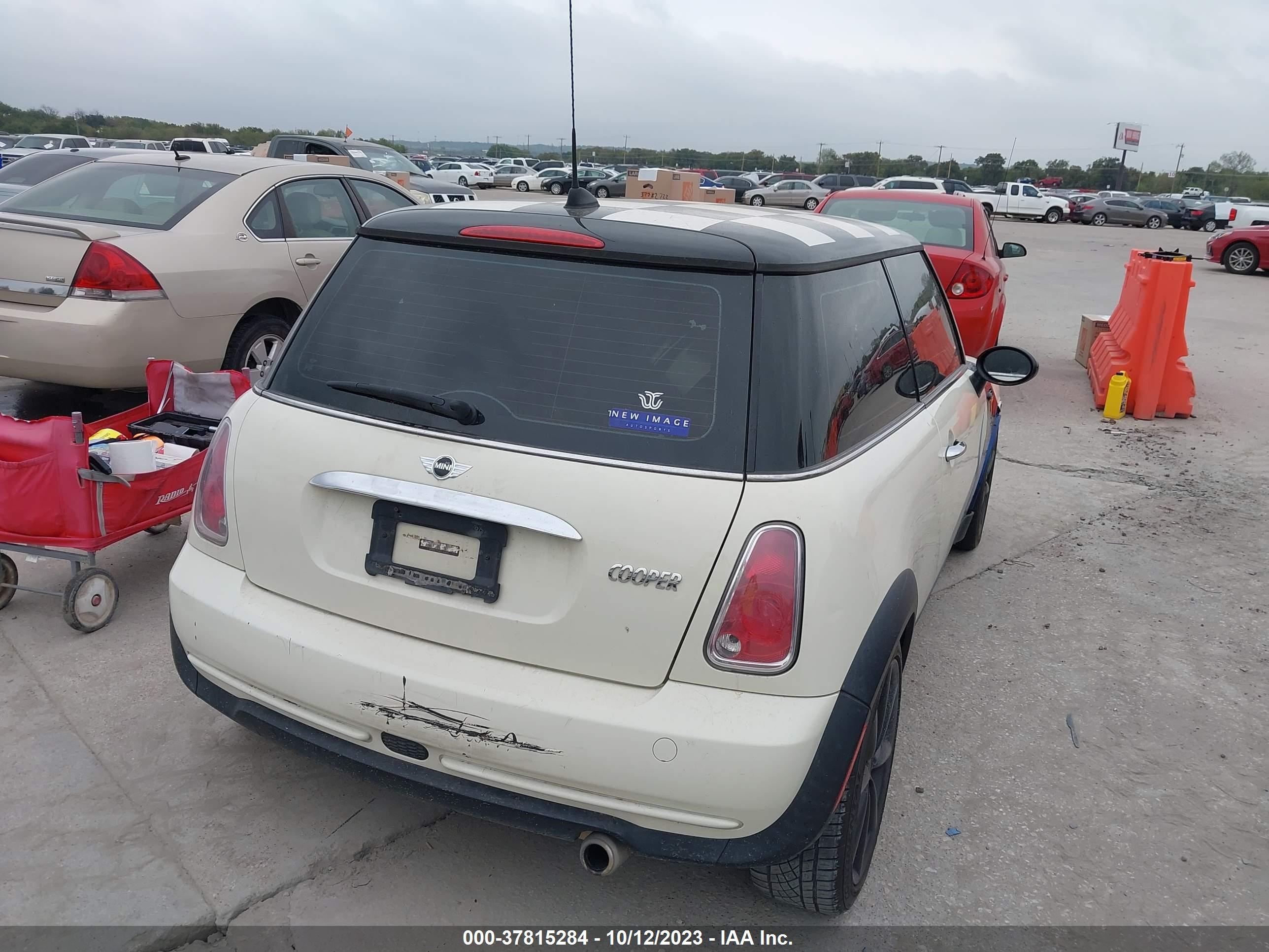 Photo 3 VIN: WMWRC33465TJ66055 - MINI HARD TOP 