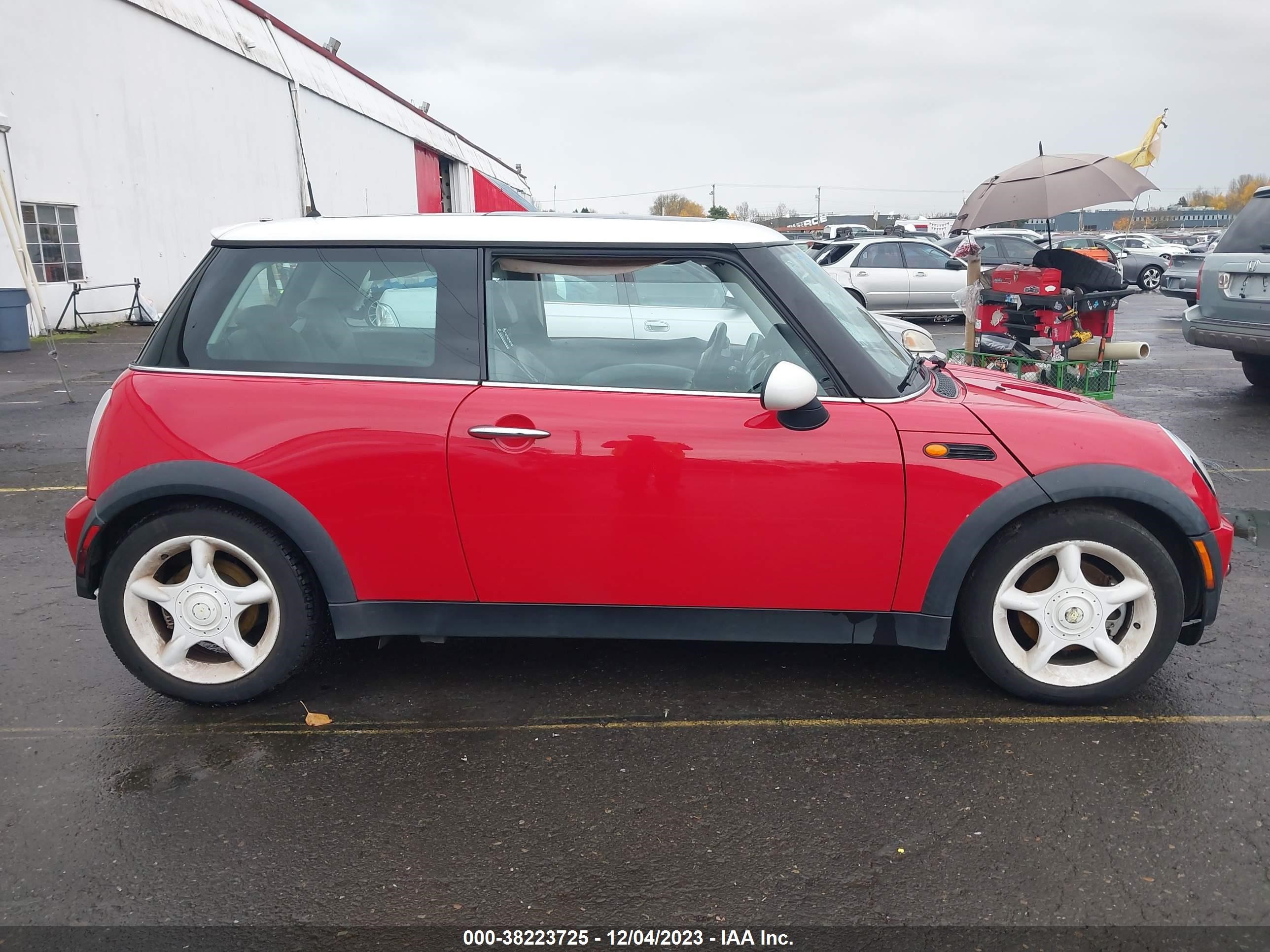 Photo 11 VIN: WMWRC33483TC40396 - MINI HARD TOP 