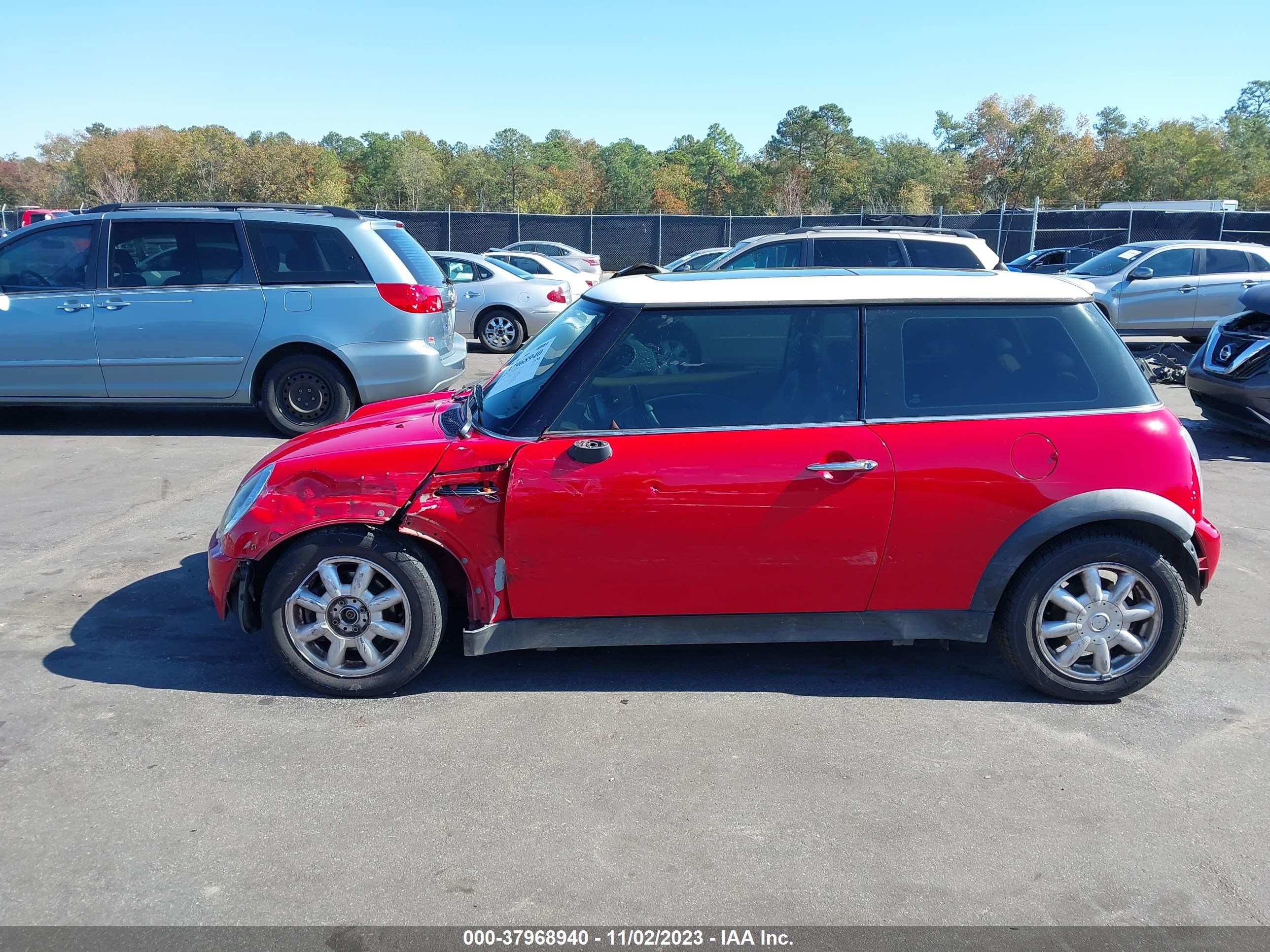 Photo 13 VIN: WMWRC33483TC45890 - MINI HARD TOP 