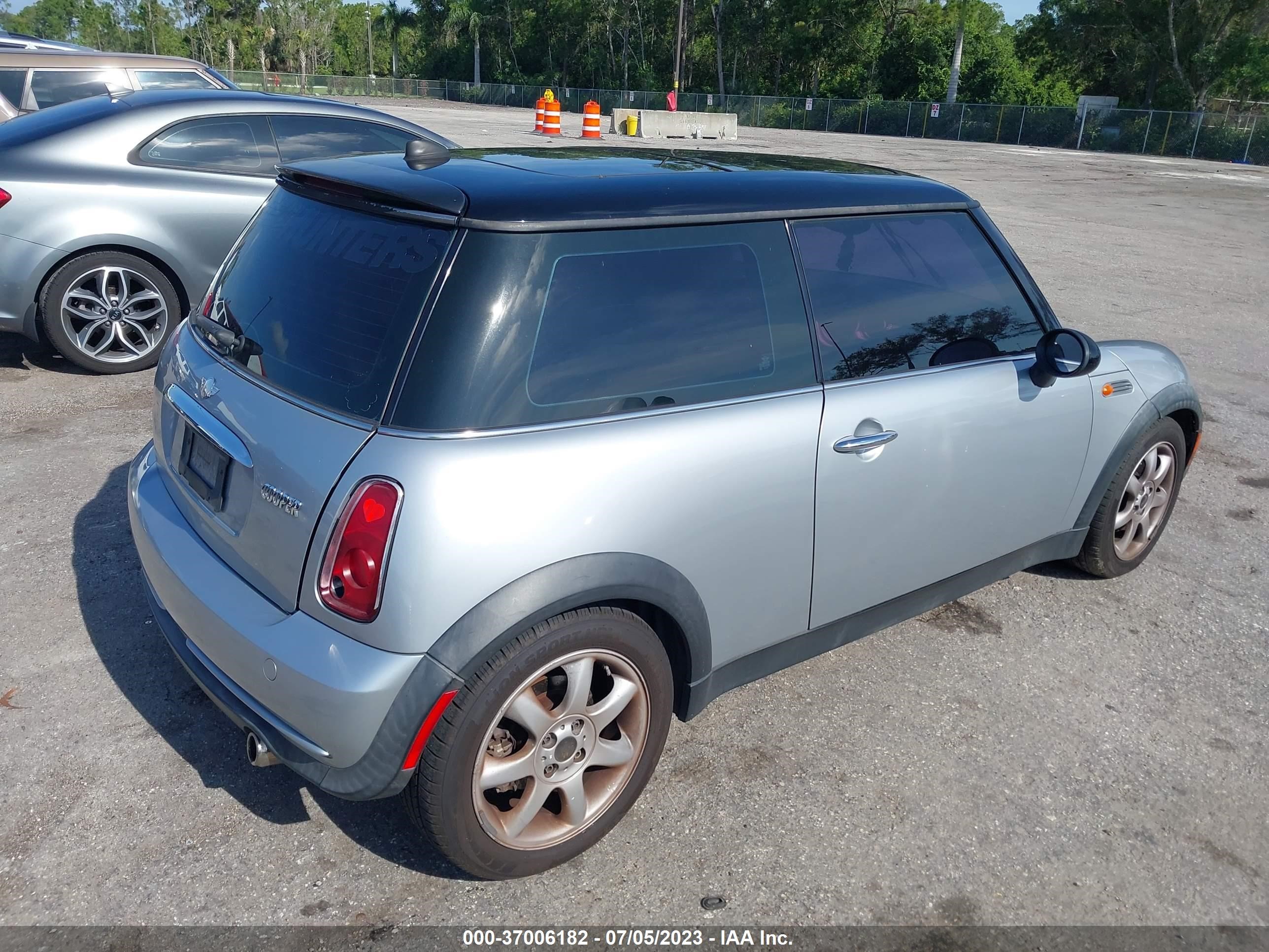 Photo 3 VIN: WMWRC33485TJ66476 - MINI HARD TOP 