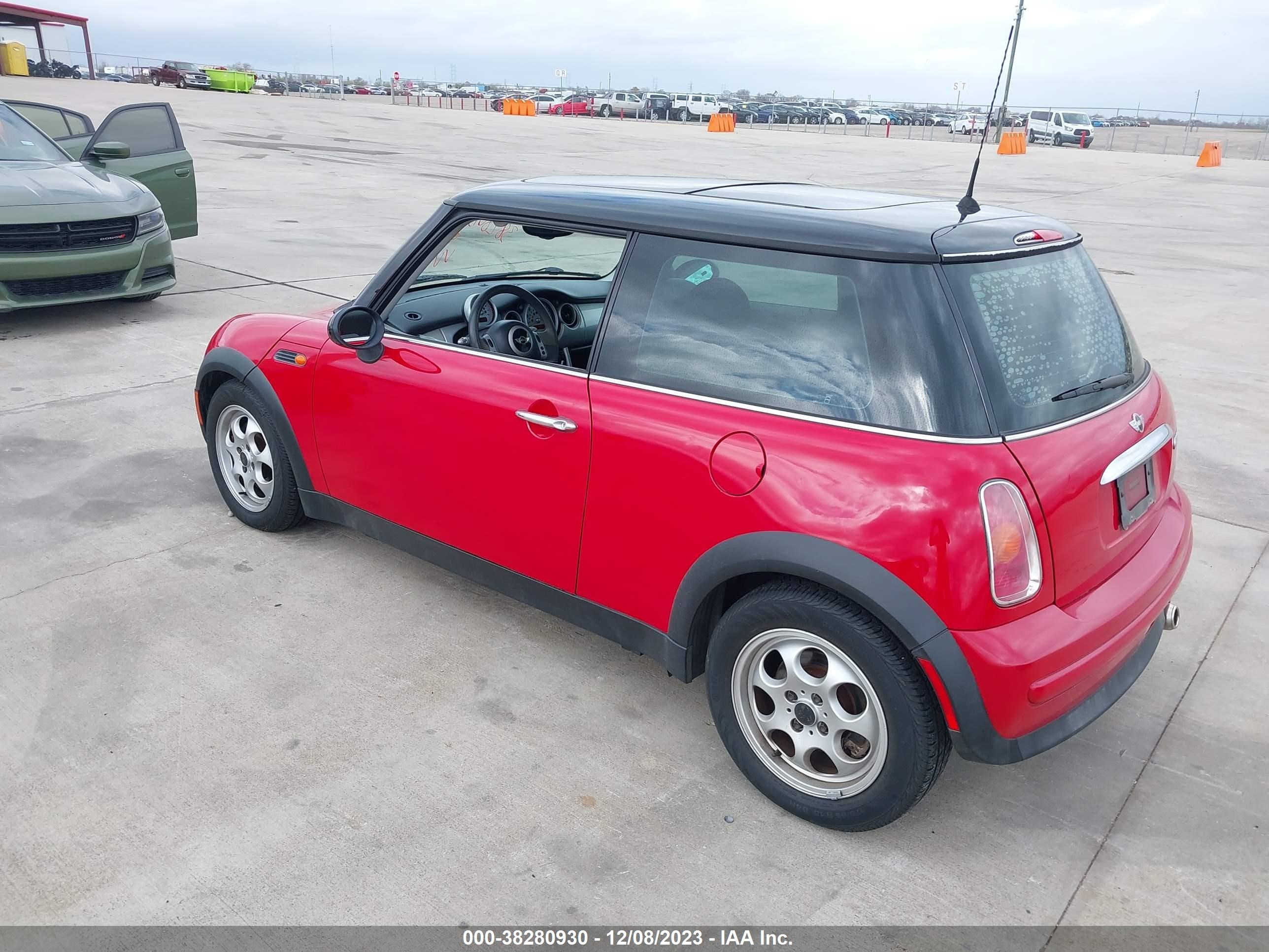 Photo 2 VIN: WMWRC334X3TJ51040 - MINI HARD TOP 