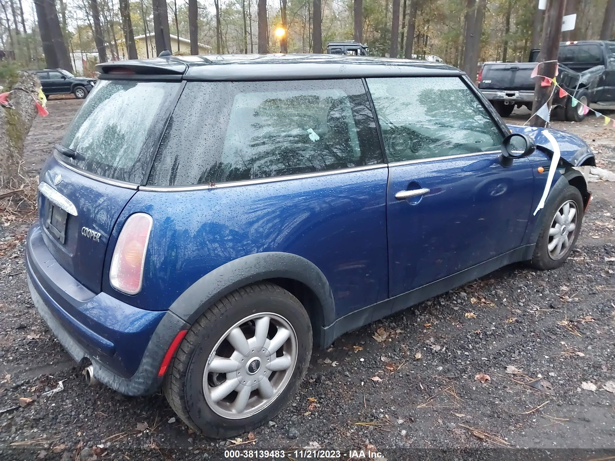 Photo 3 VIN: WMWRC334X4TC54141 - MINI COOPER 