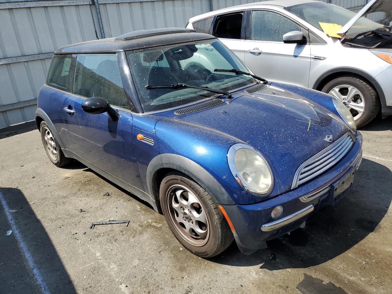 Photo 3 VIN: WMWRC334X4TJ62525 - MINI COOPER 