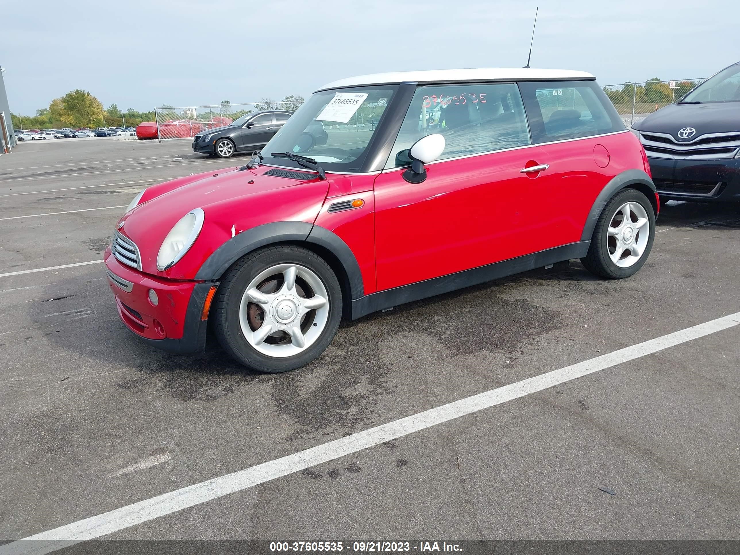 Photo 1 VIN: WMWRC33526TJ77600 - MINI COOPER 