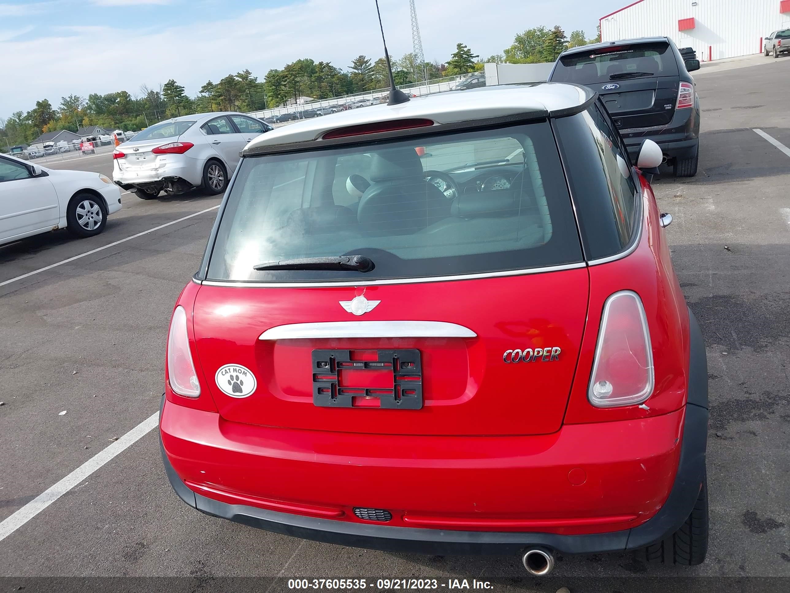 Photo 16 VIN: WMWRC33526TJ77600 - MINI COOPER 