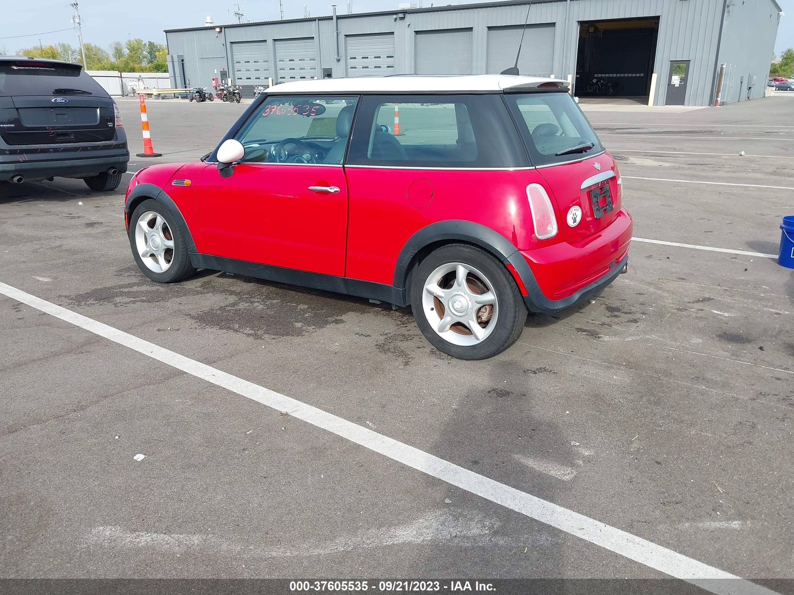 Photo 2 VIN: WMWRC33526TJ77600 - MINI COOPER 