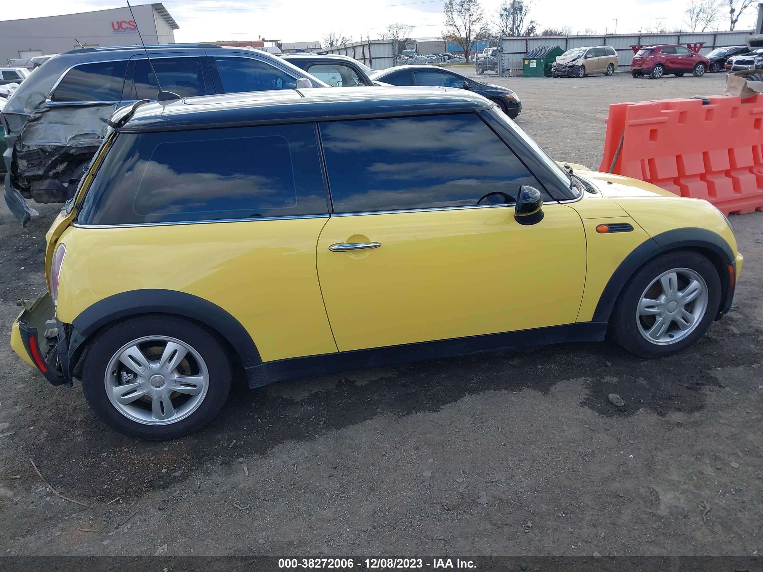 Photo 12 VIN: WMWRC33526TK64803 - MINI COOPER 