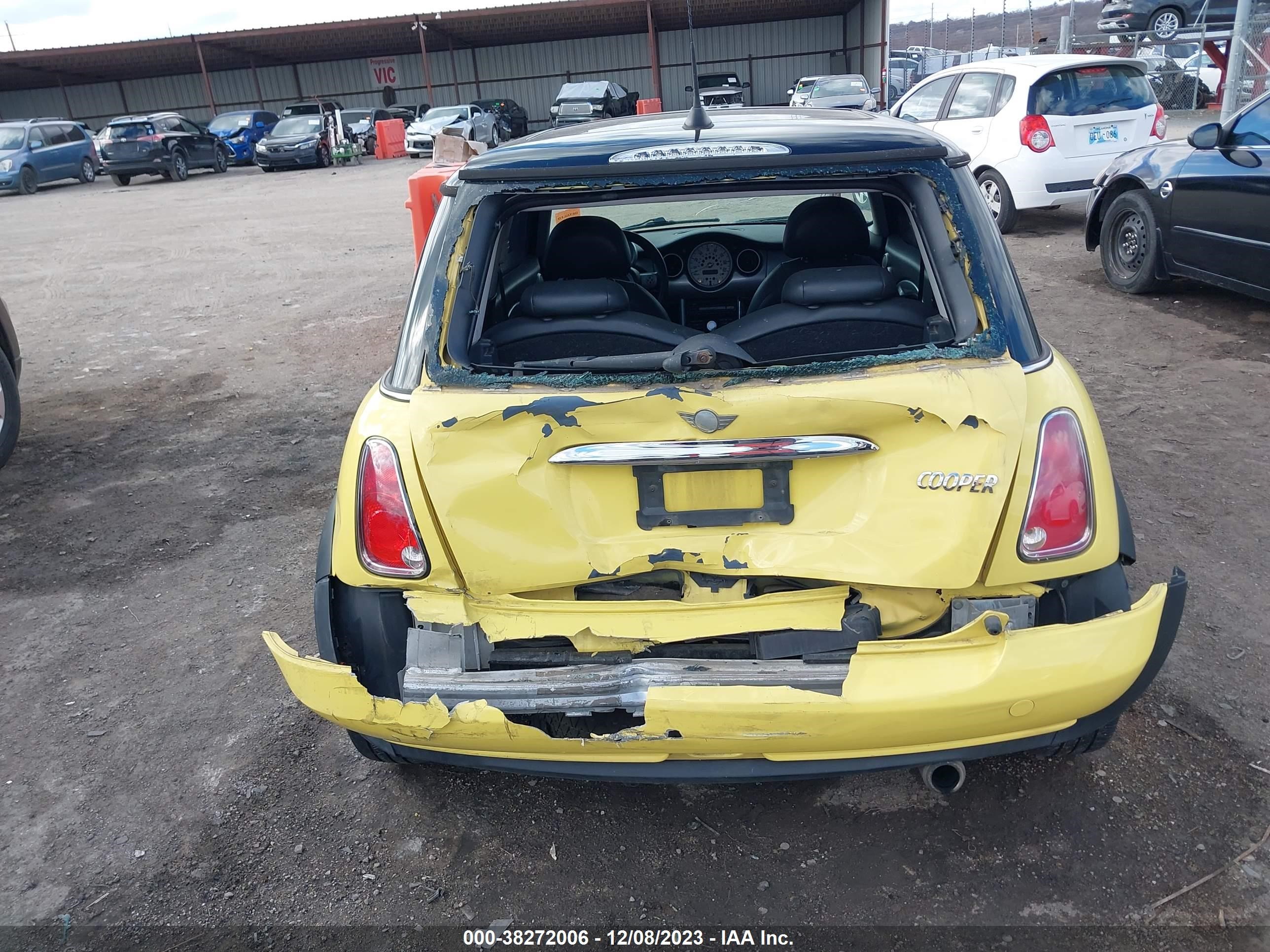 Photo 15 VIN: WMWRC33526TK64803 - MINI COOPER 