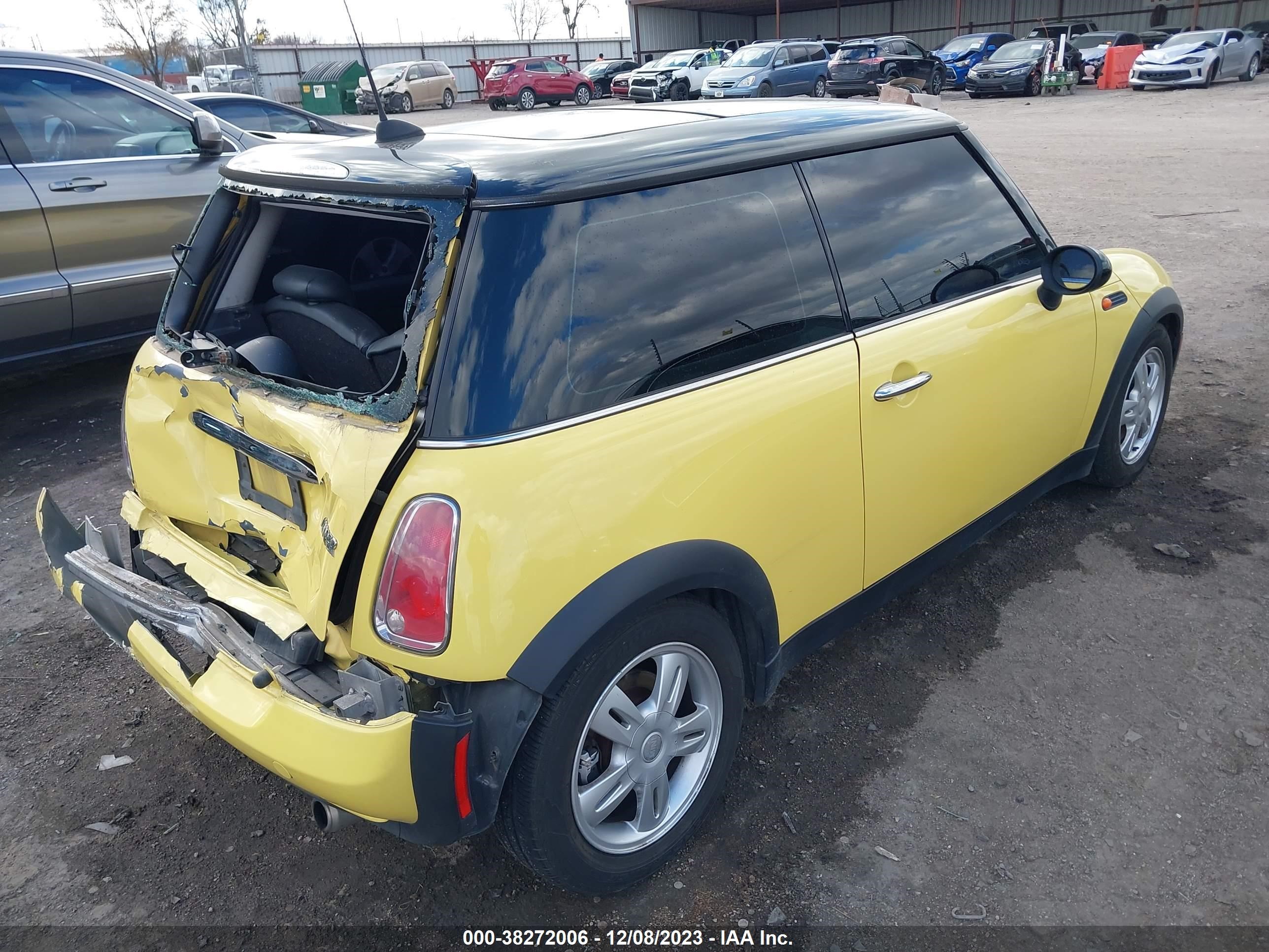 Photo 3 VIN: WMWRC33526TK64803 - MINI COOPER 