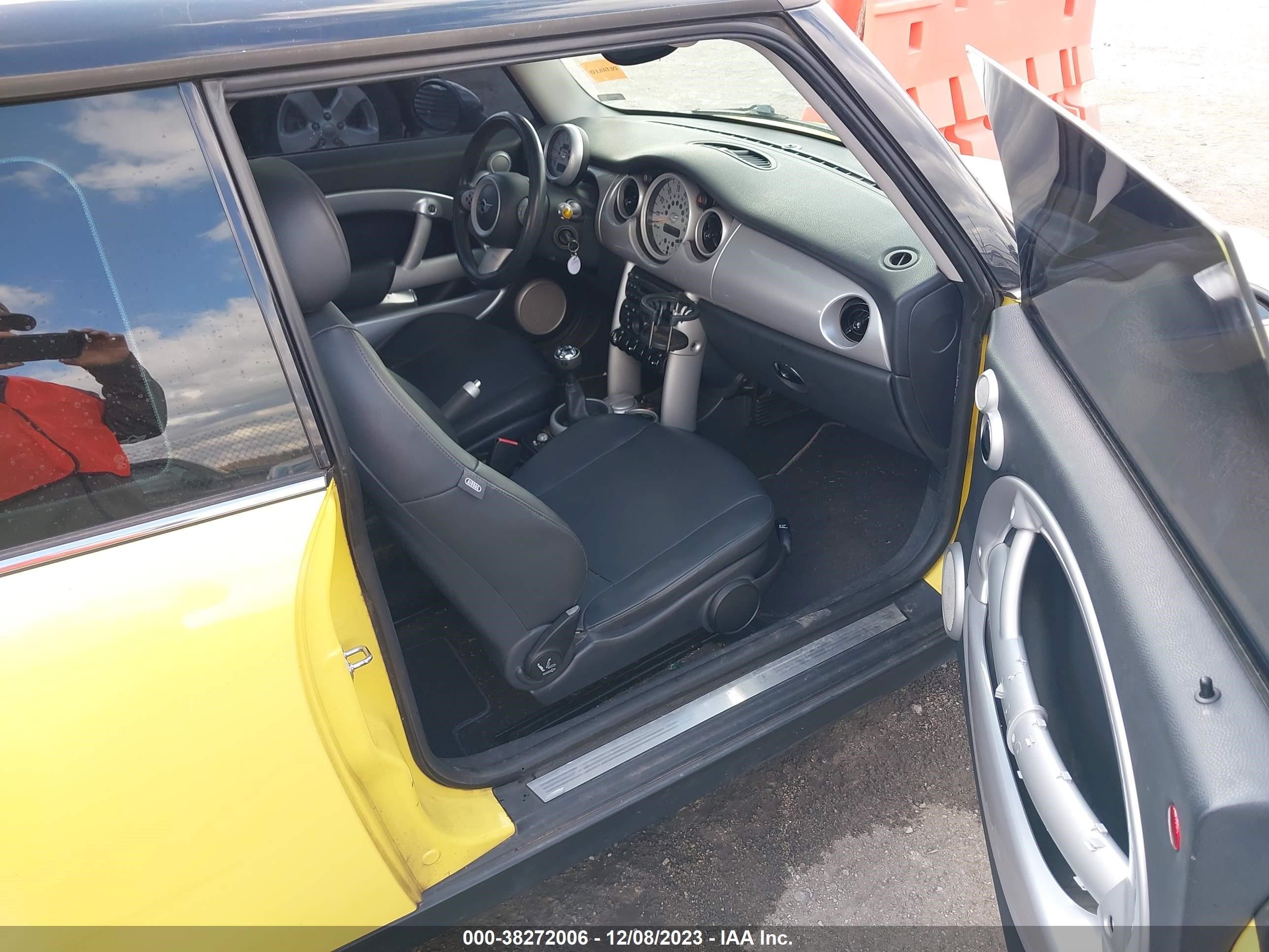 Photo 4 VIN: WMWRC33526TK64803 - MINI COOPER 