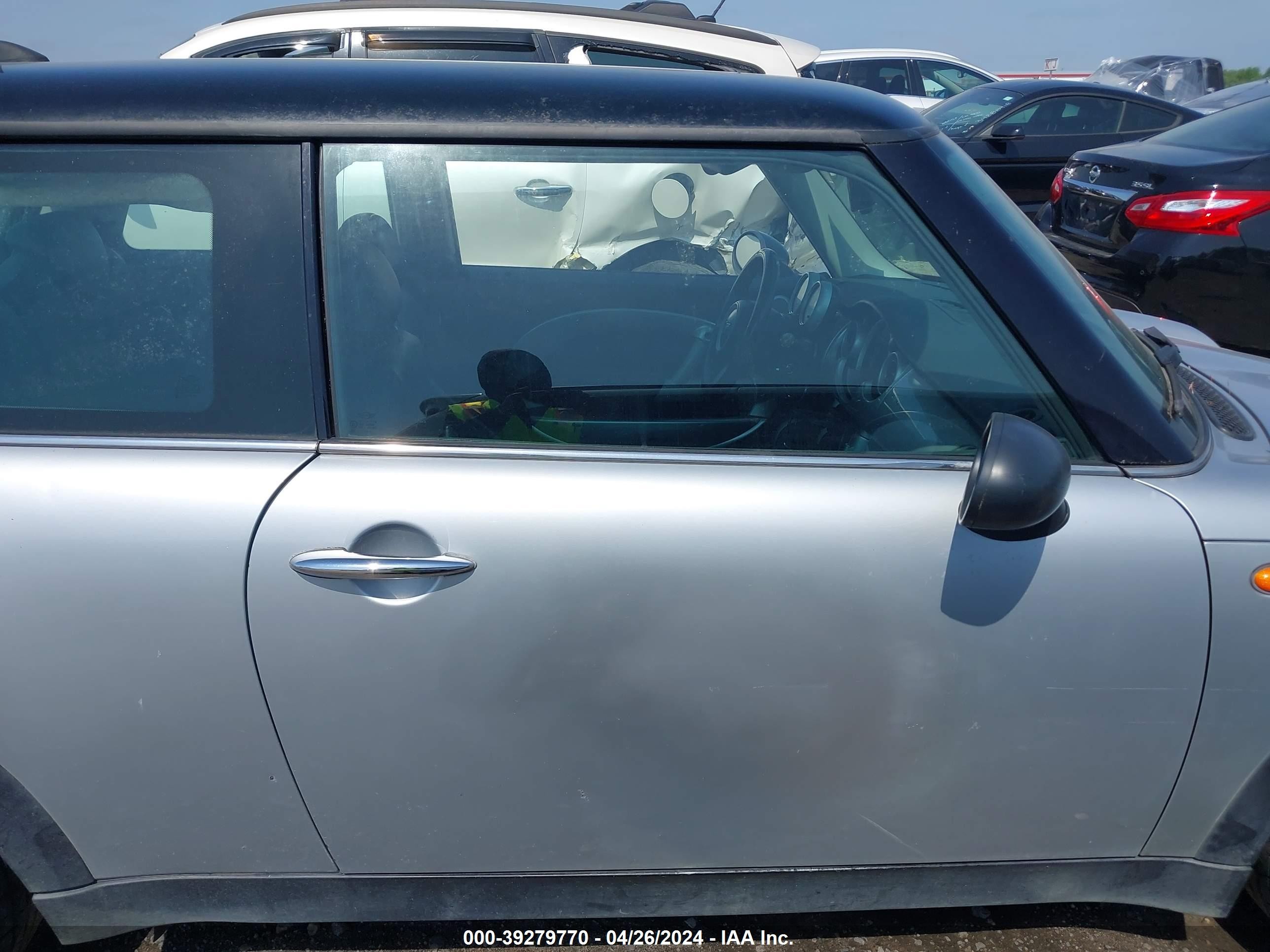 Photo 12 VIN: WMWRC33555TK60677 - MINI COOPER 