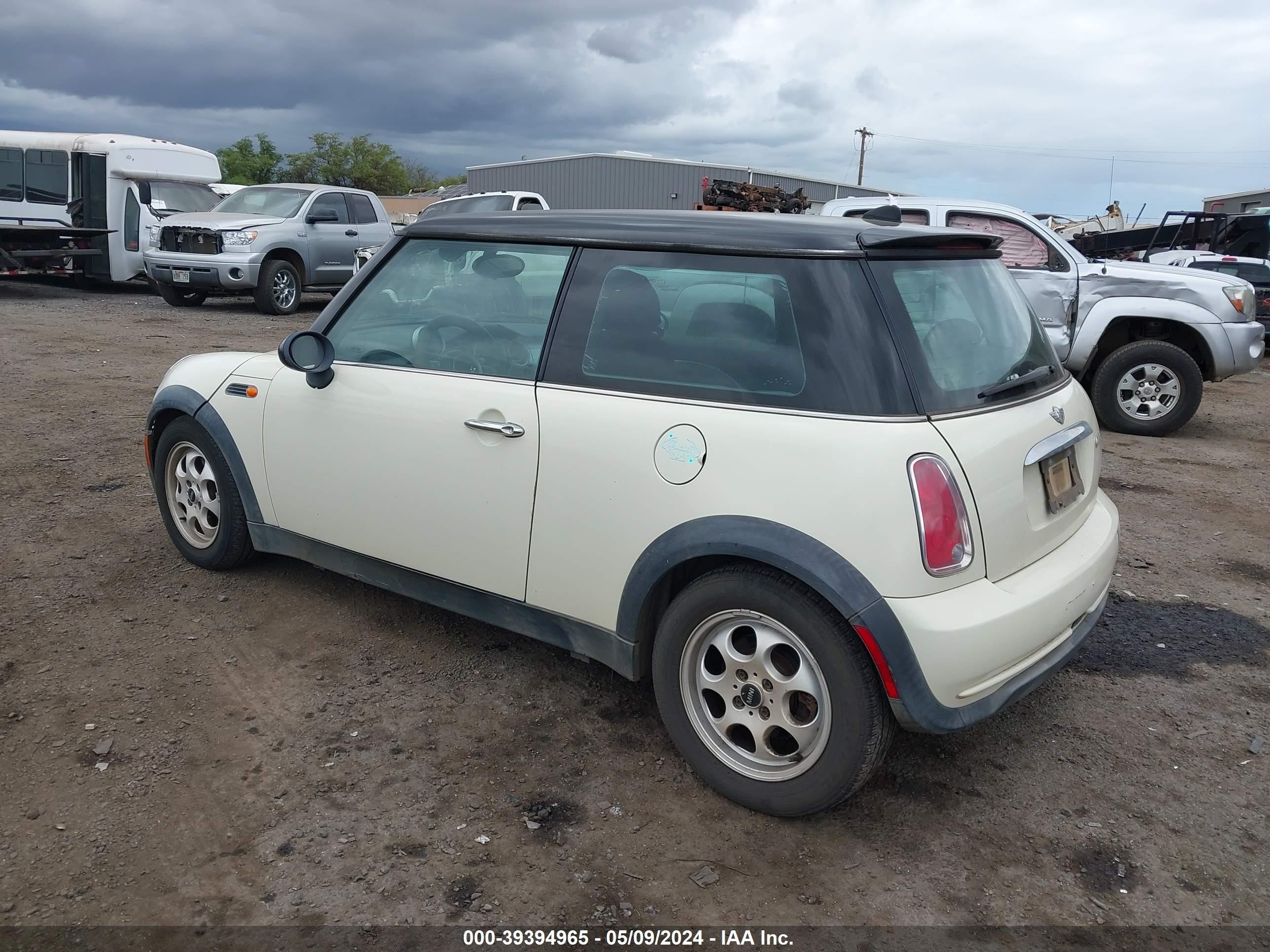 Photo 2 VIN: WMWRC33556TK16633 - MINI COOPER 