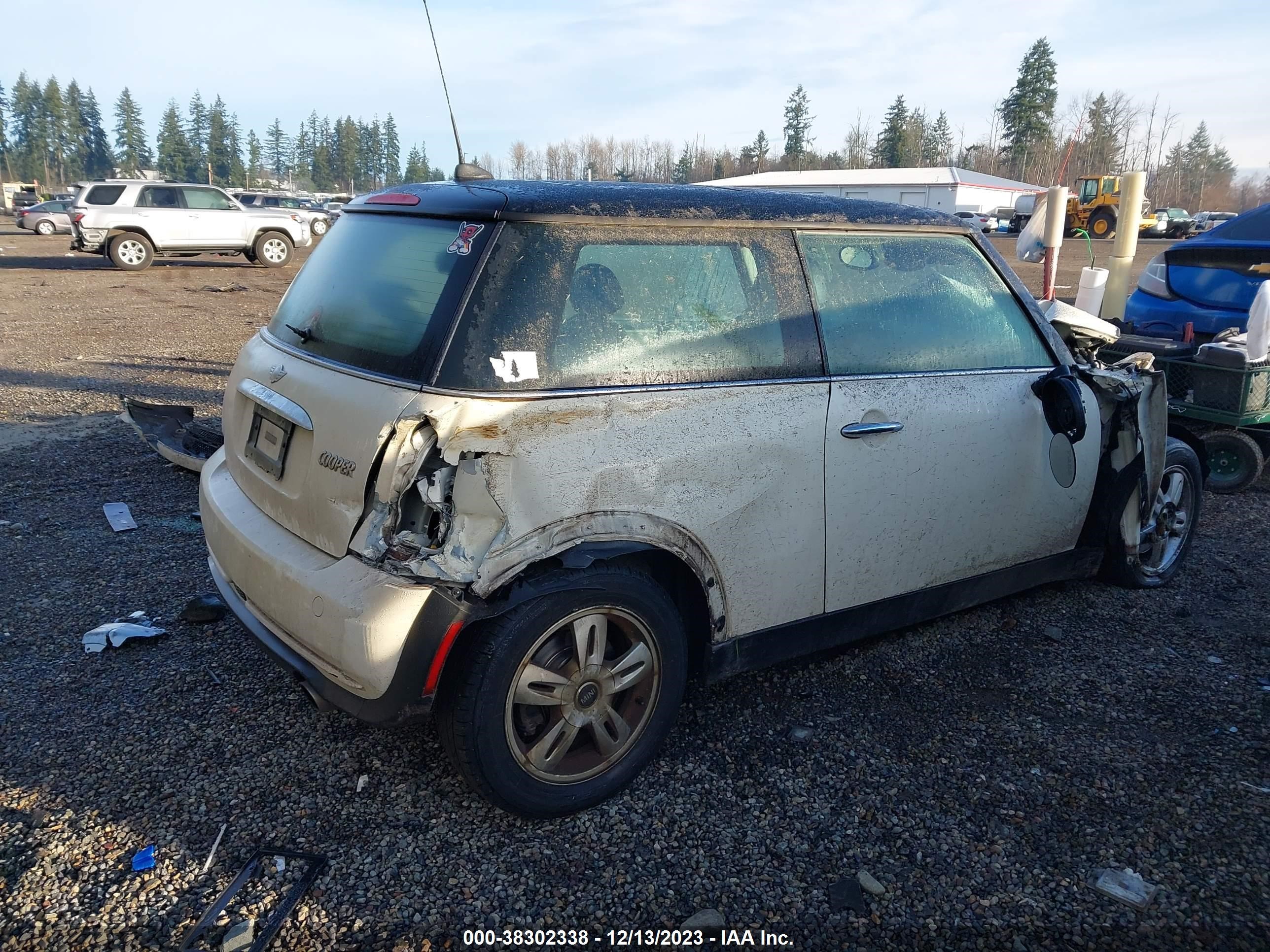 Photo 3 VIN: WMWRC33566TJ77647 - MINI COOPER 