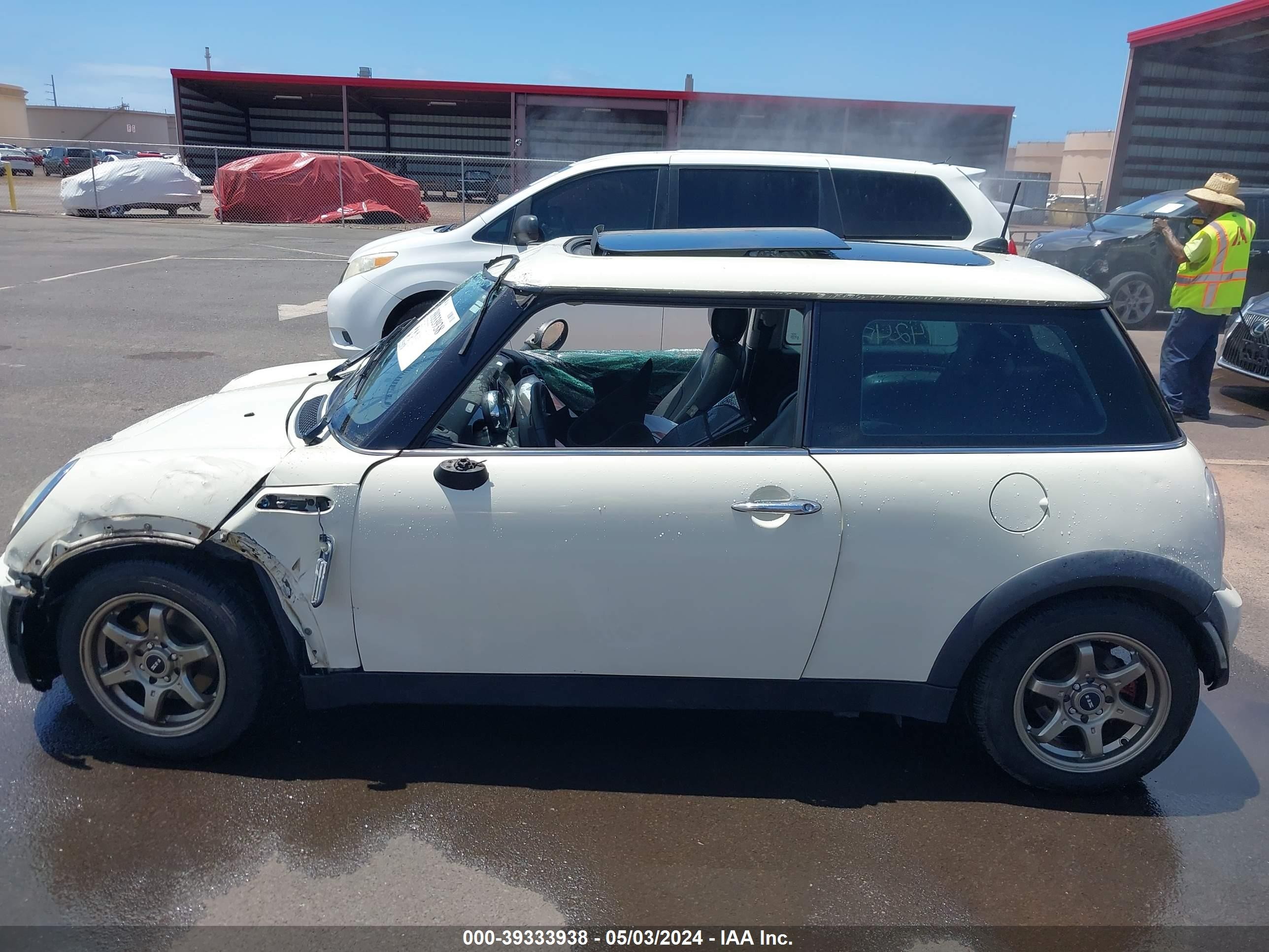 Photo 13 VIN: WMWRC33576TJ77348 - MINI COOPER 