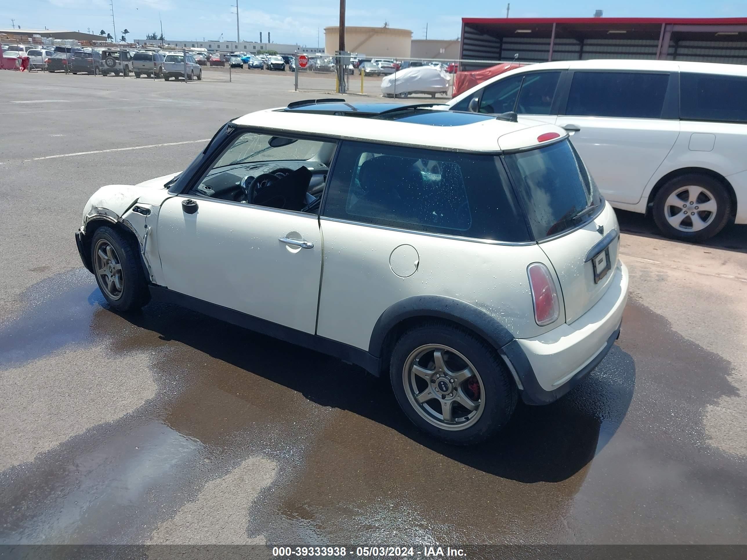 Photo 2 VIN: WMWRC33576TJ77348 - MINI COOPER 