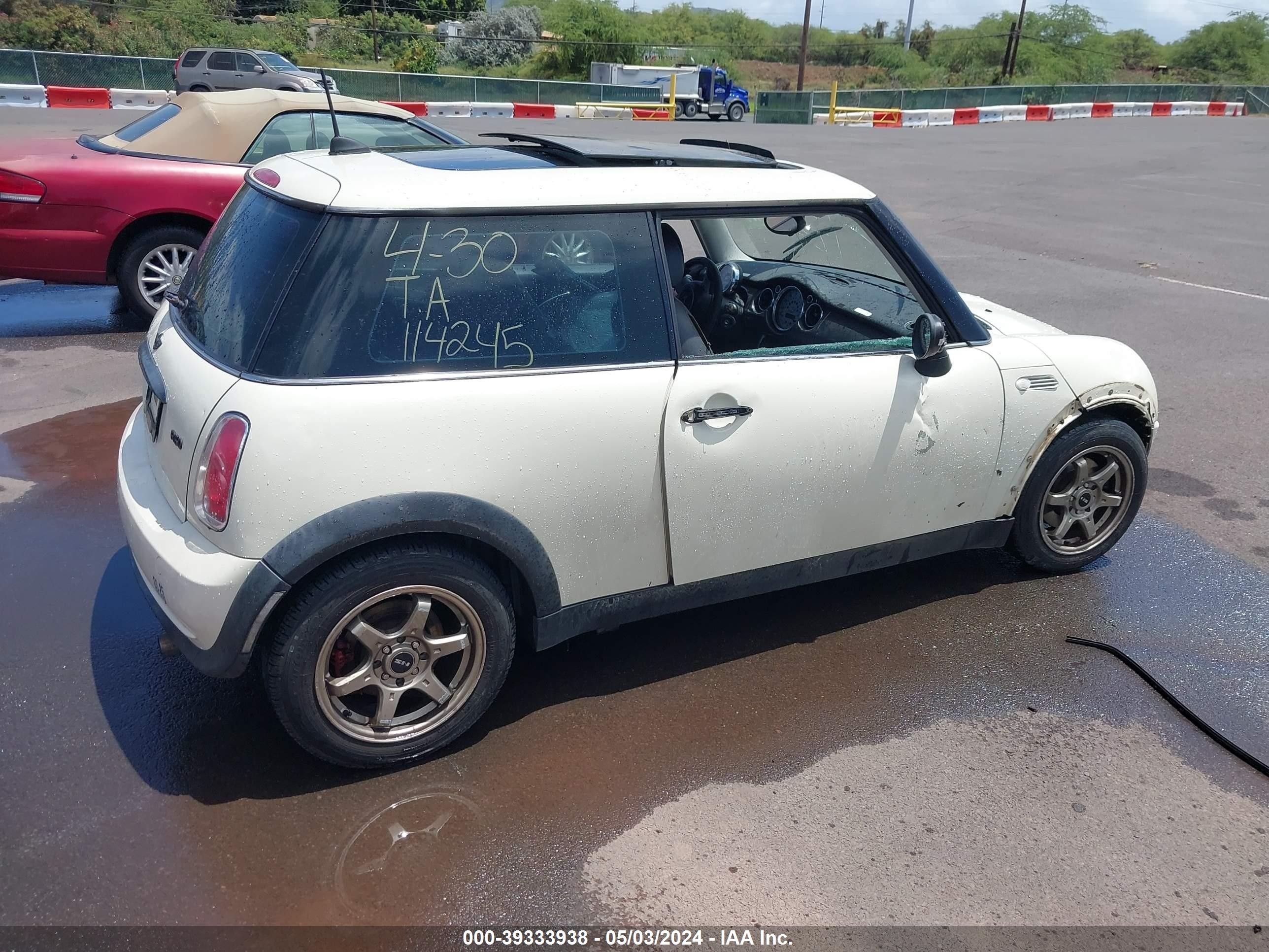 Photo 3 VIN: WMWRC33576TJ77348 - MINI COOPER 