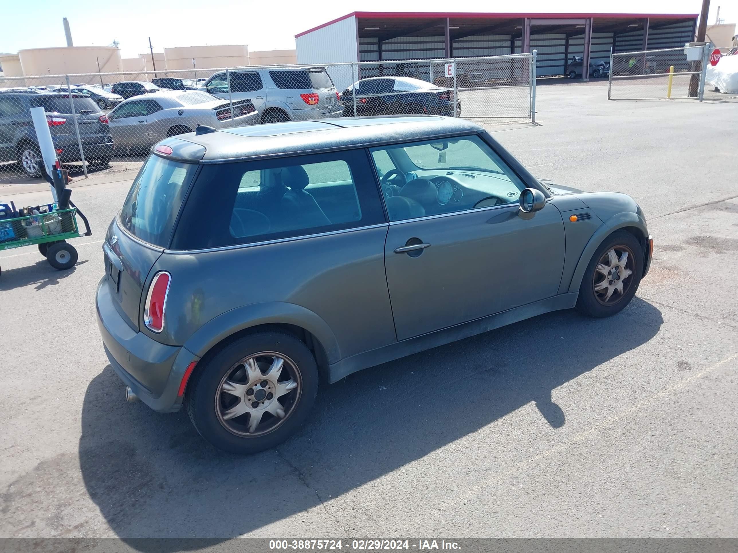 Photo 3 VIN: WMWRC33576TJ78628 - MINI COOPER 