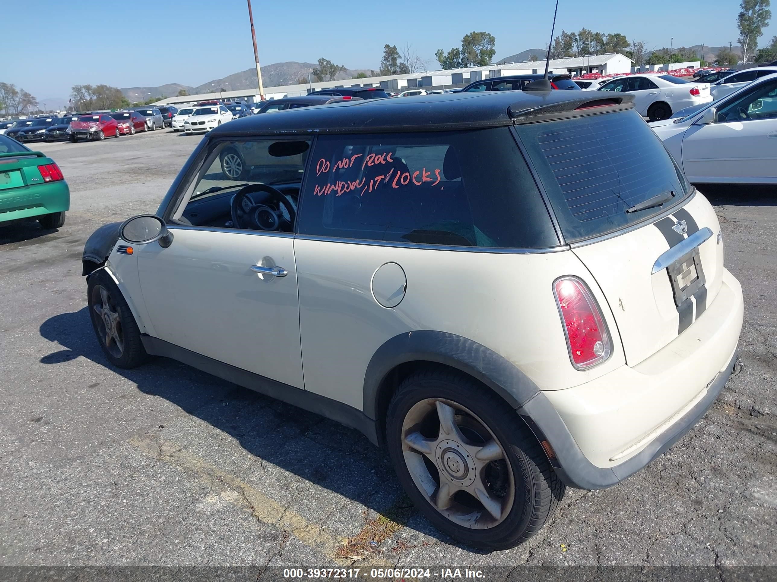 Photo 2 VIN: WMWRC33595TK62366 - MINI COOPER 