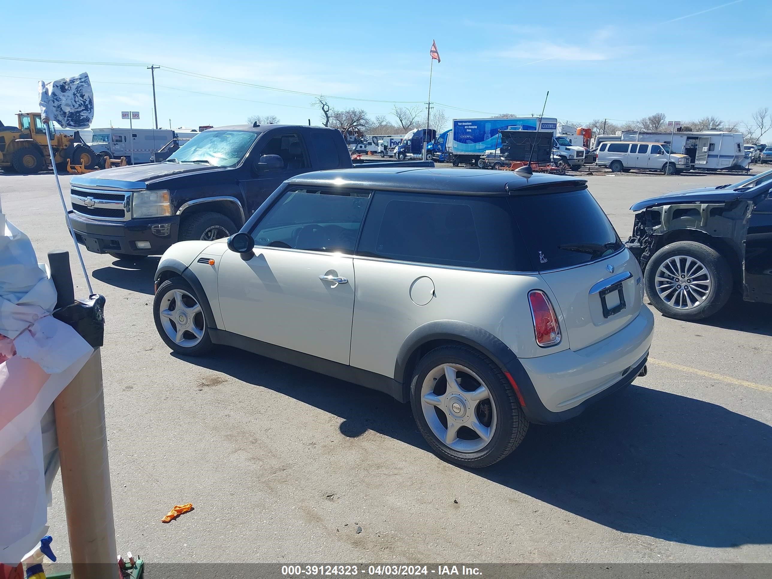 Photo 2 VIN: WMWRC33595TK63274 - MINI COOPER 