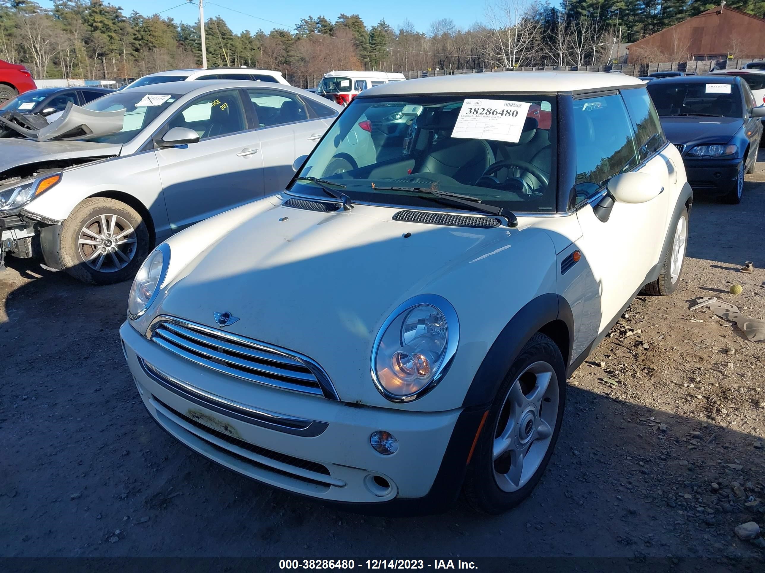 Photo 5 VIN: WMWRC33596TK67827 - MINI COOPER 