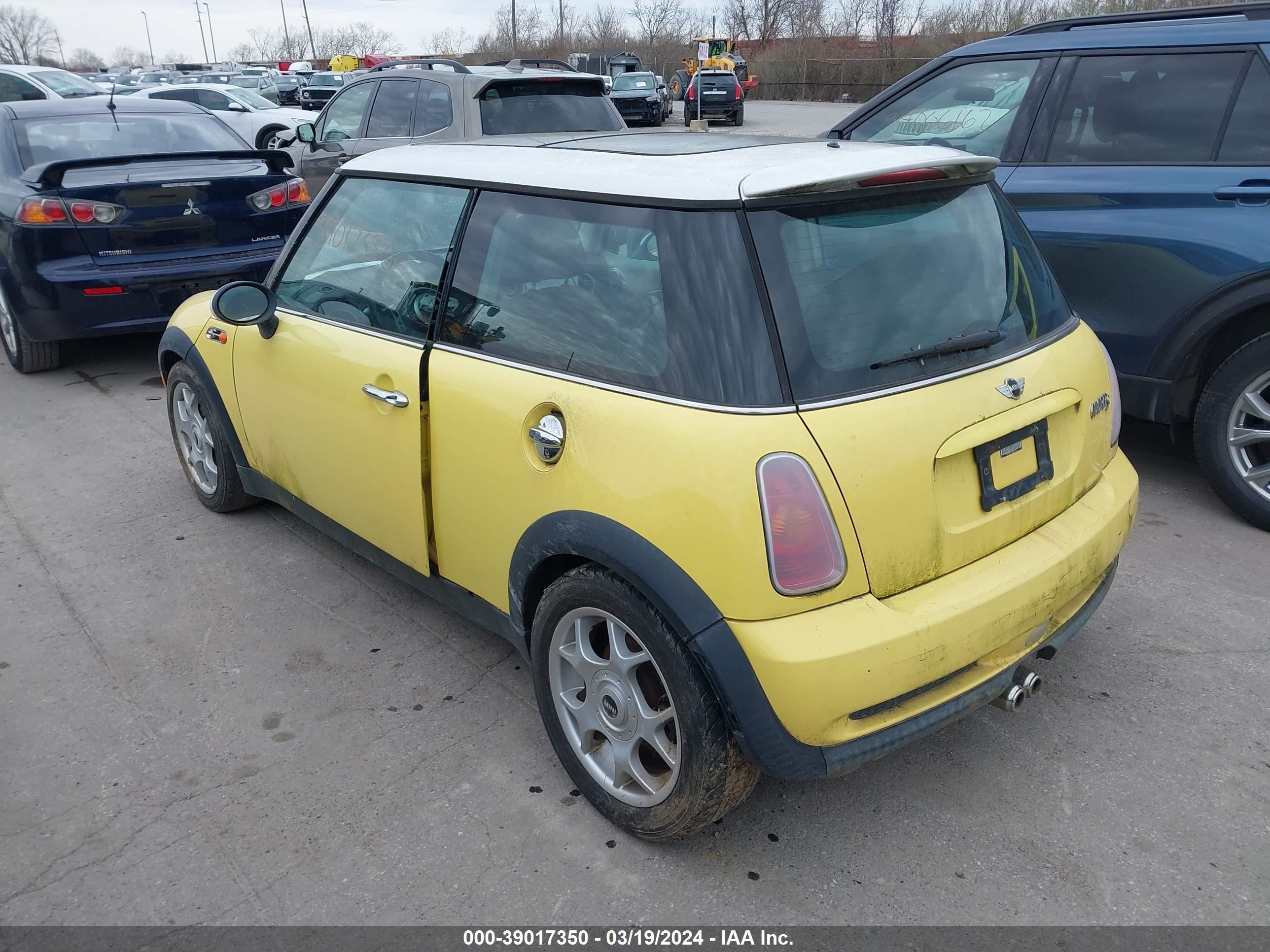 Photo 2 VIN: WMWRE33413TD65041 - MINI COOPER 