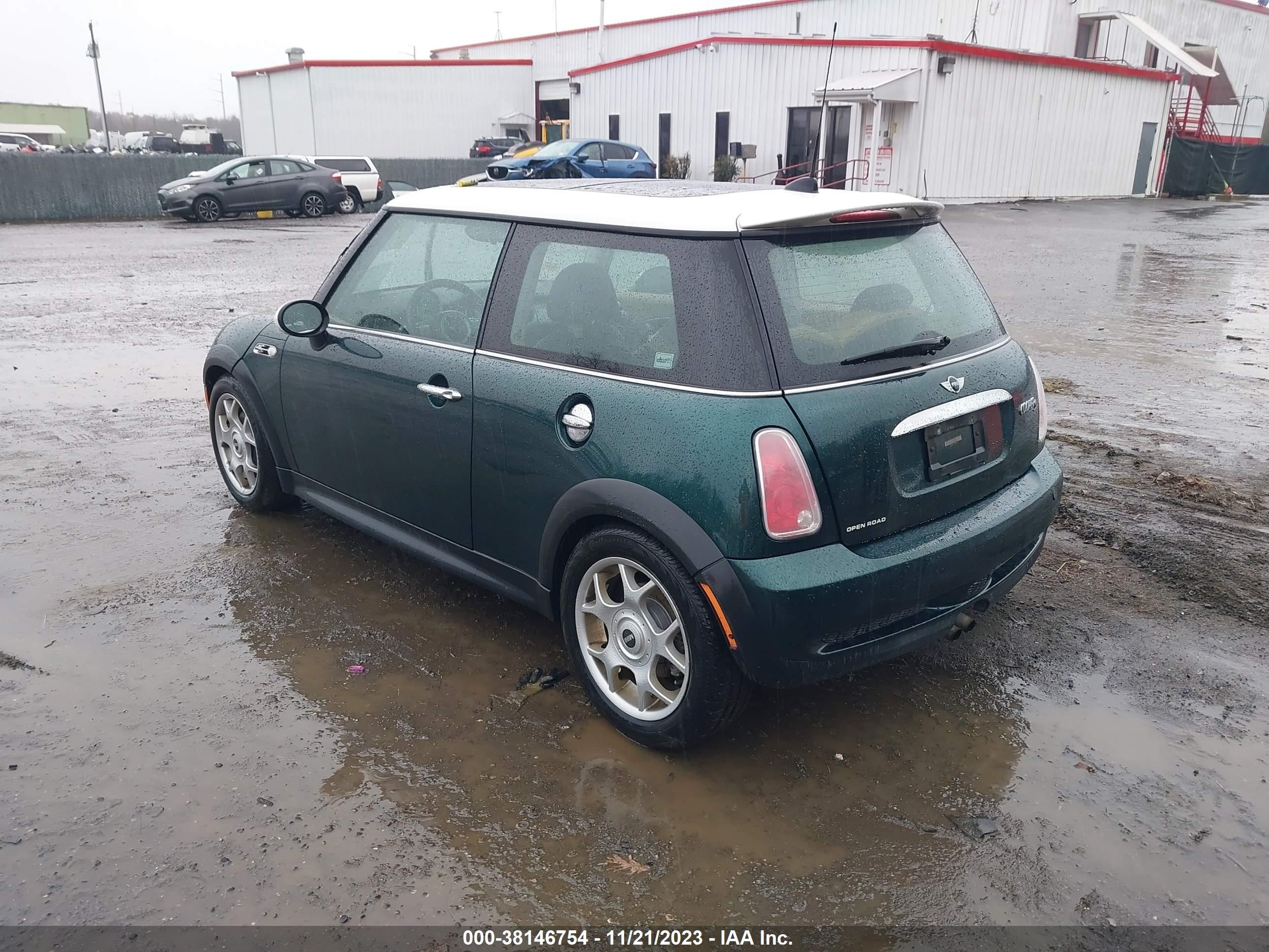 Photo 2 VIN: WMWRE33415TD90475 - MINI COOPER 