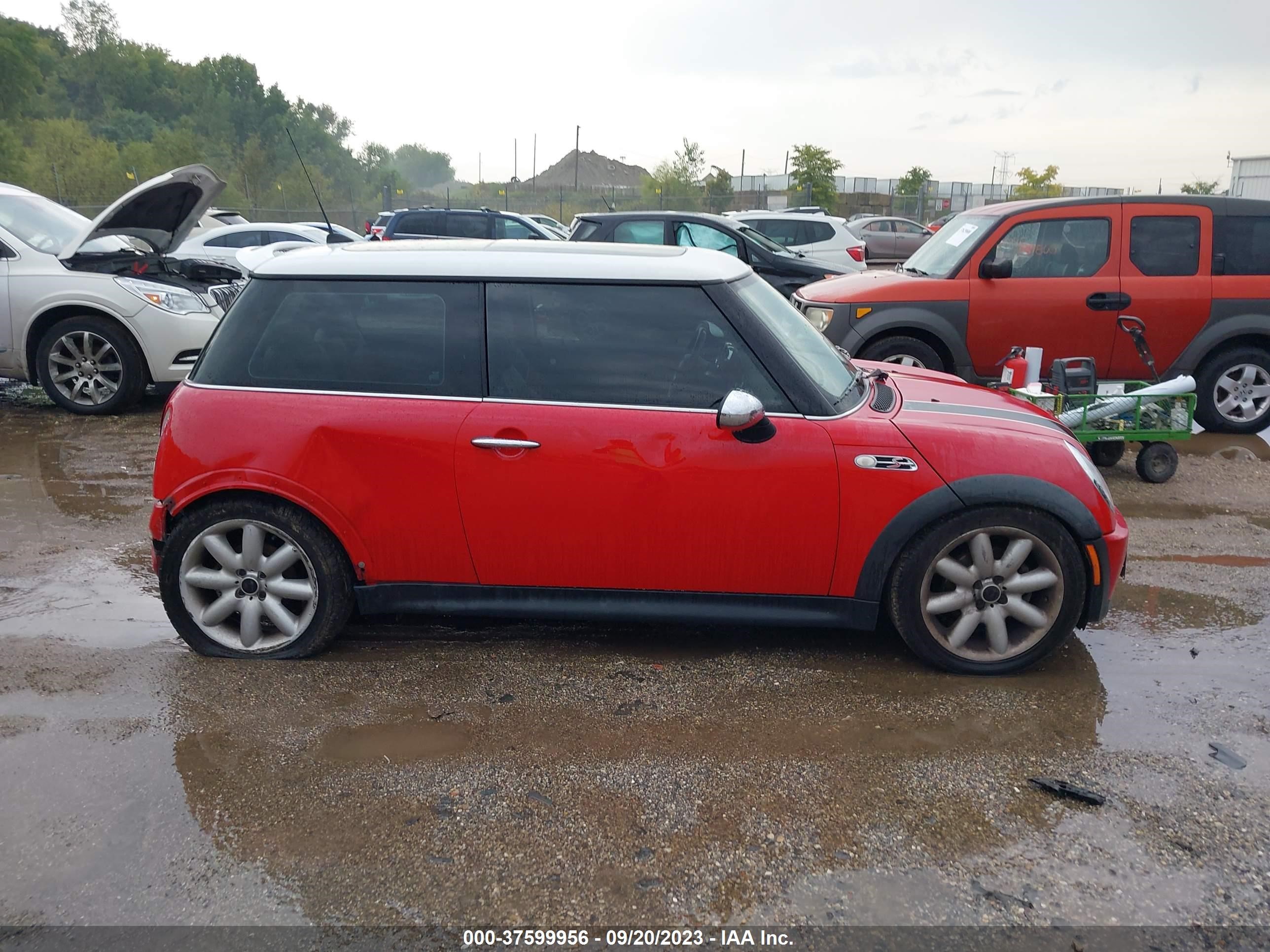 Photo 12 VIN: WMWRE33415TD90704 - MINI COOPER 