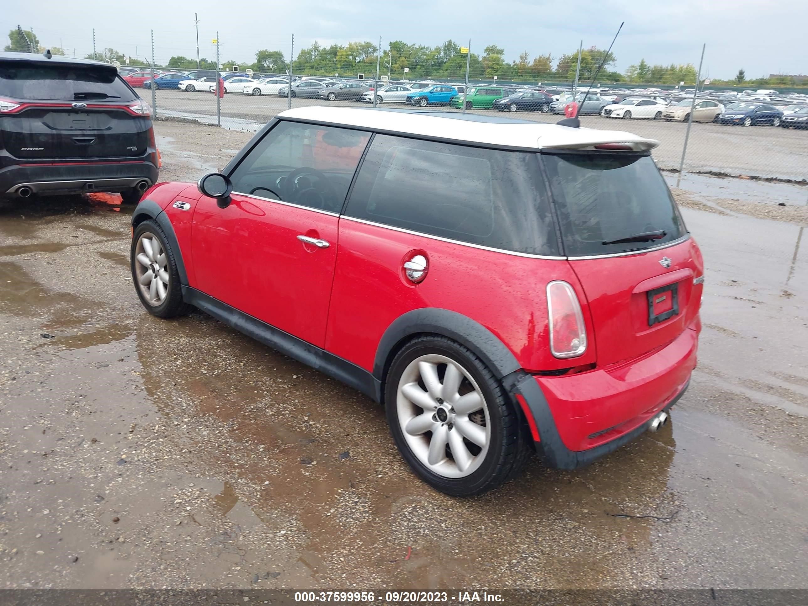 Photo 2 VIN: WMWRE33415TD90704 - MINI COOPER 