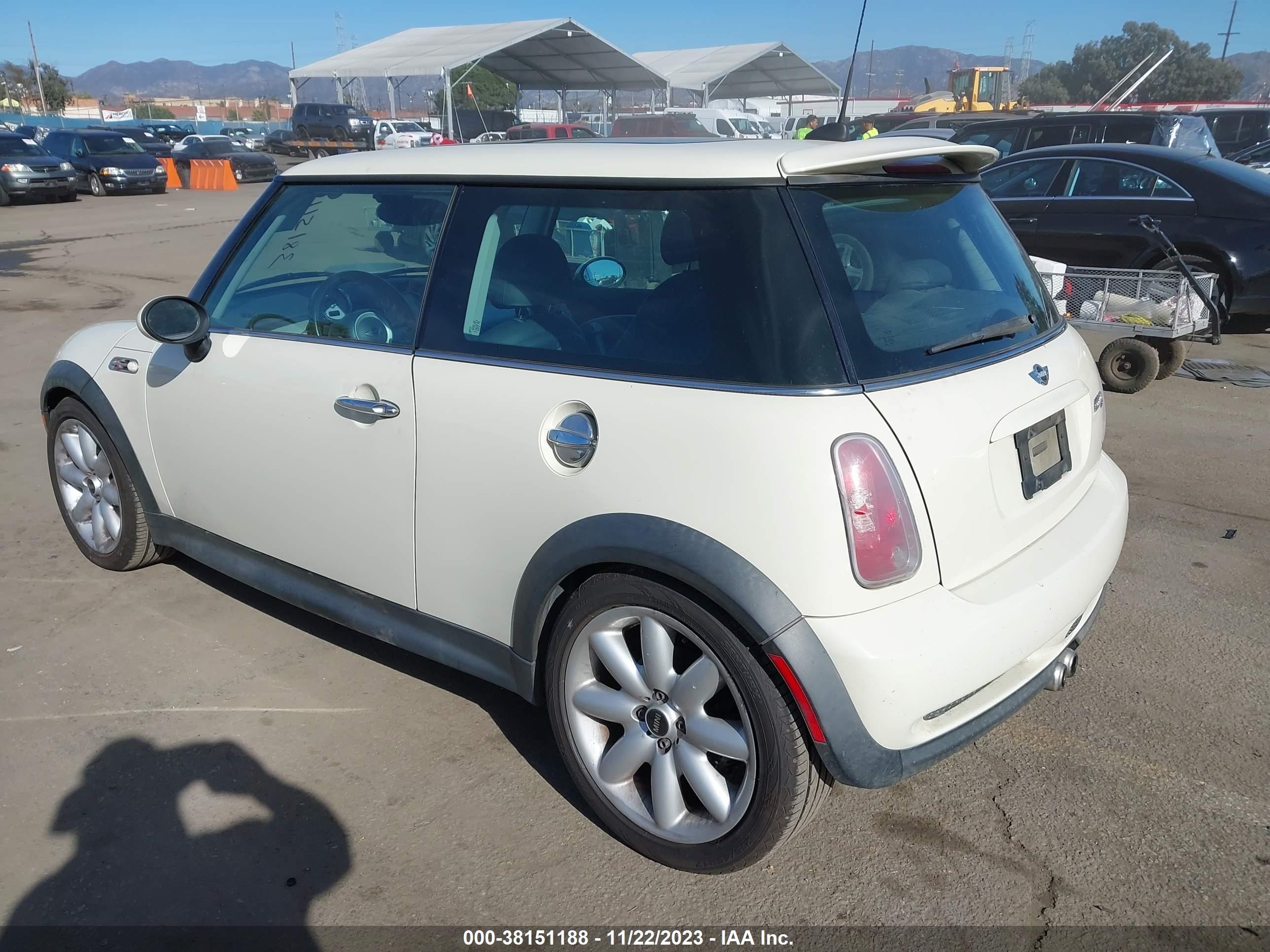 Photo 2 VIN: WMWRE33415TD93781 - MINI COOPER 