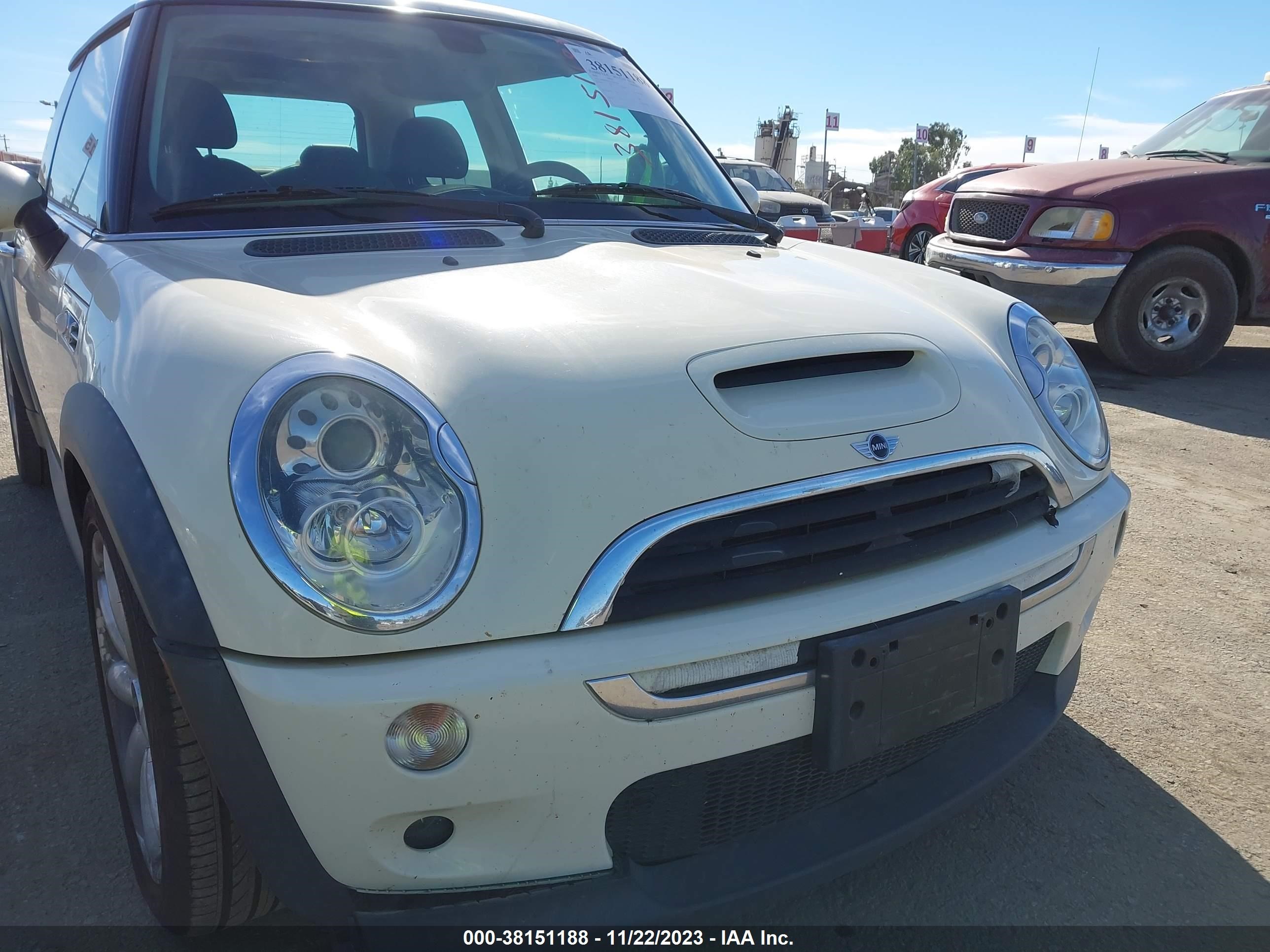 Photo 5 VIN: WMWRE33415TD93781 - MINI COOPER 