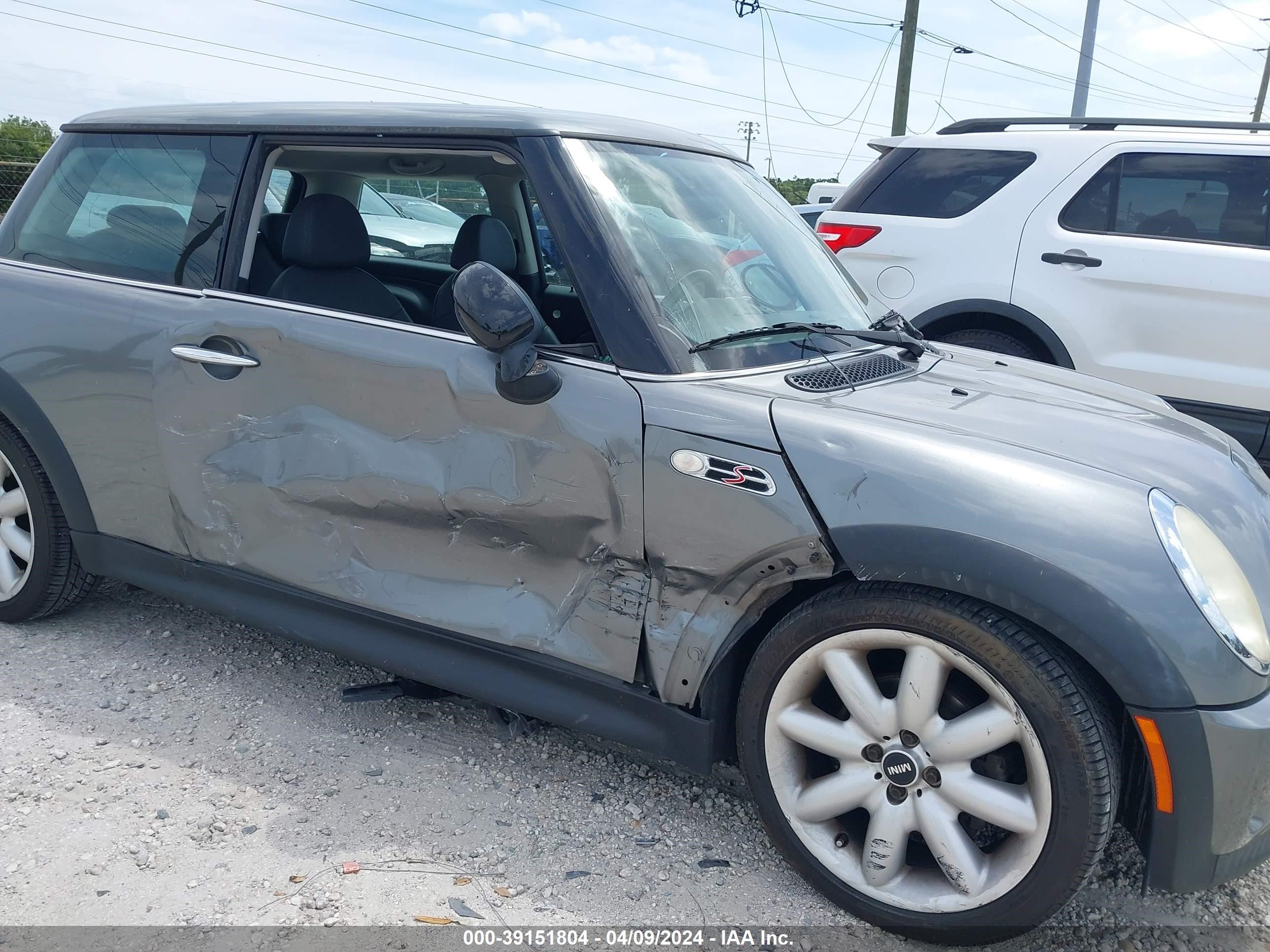 Photo 5 VIN: WMWRE33424TD74879 - MINI COOPER 