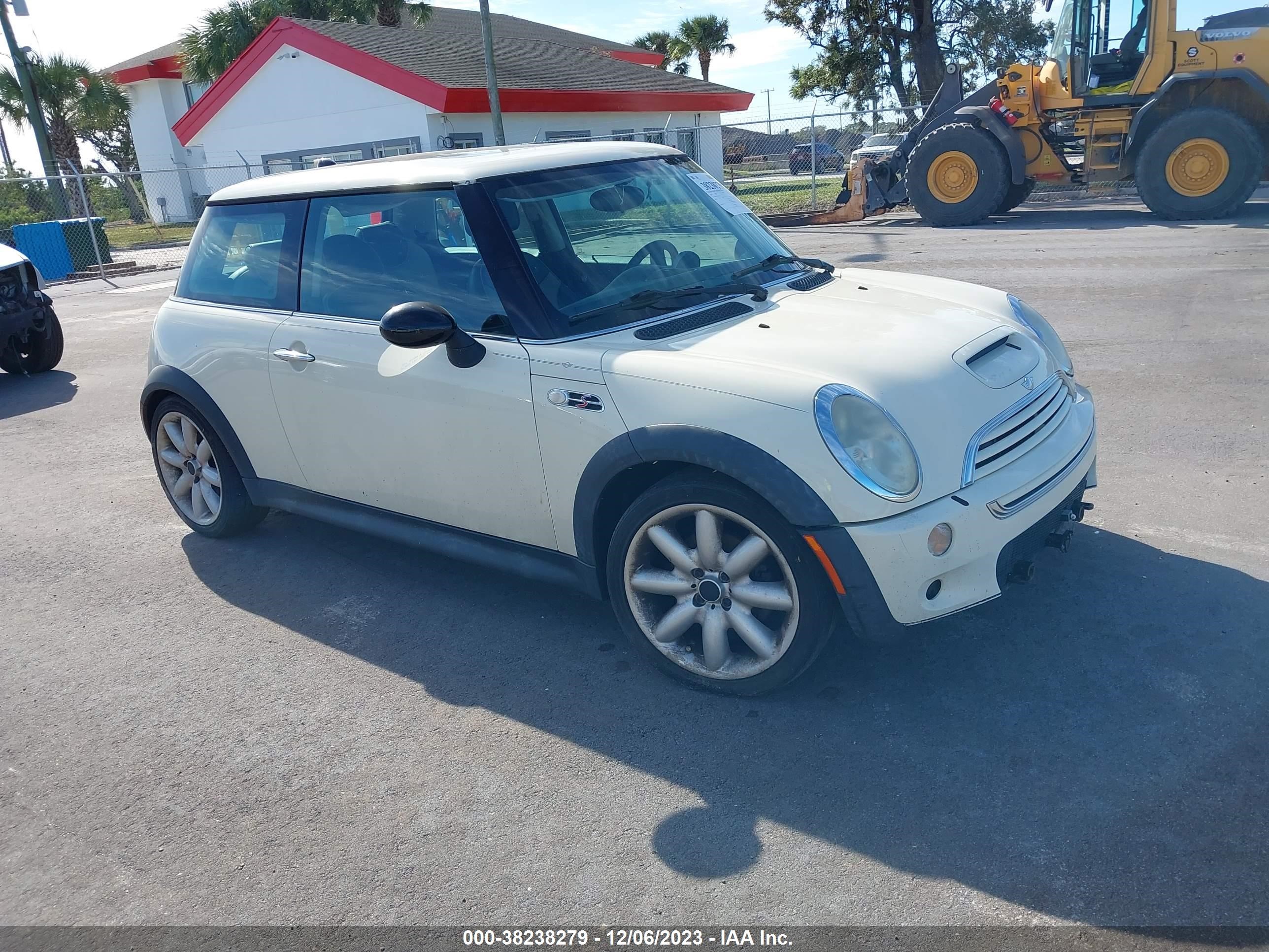 Photo 0 VIN: WMWRE33424TD89110 - MINI COOPER 