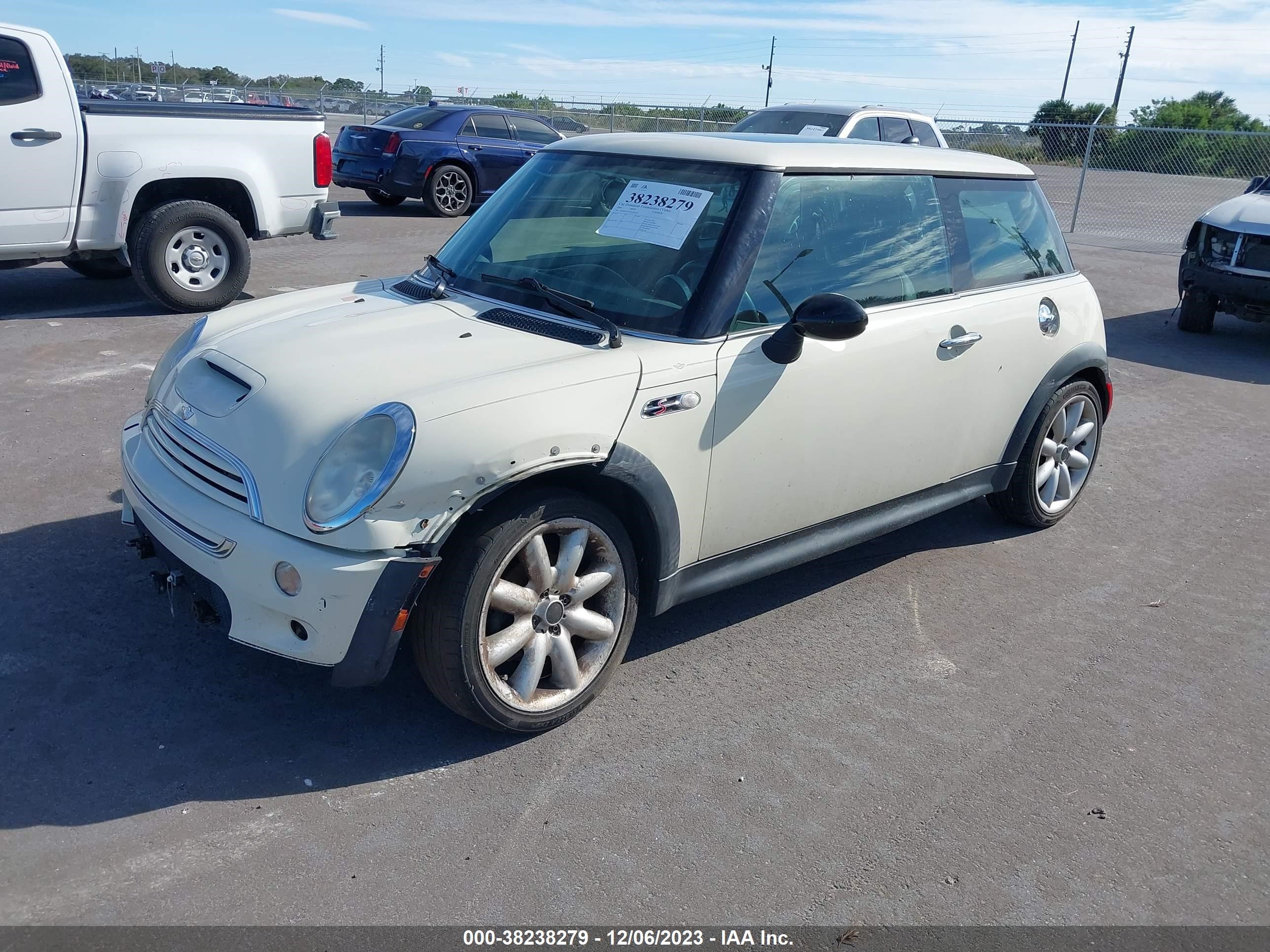 Photo 1 VIN: WMWRE33424TD89110 - MINI COOPER 