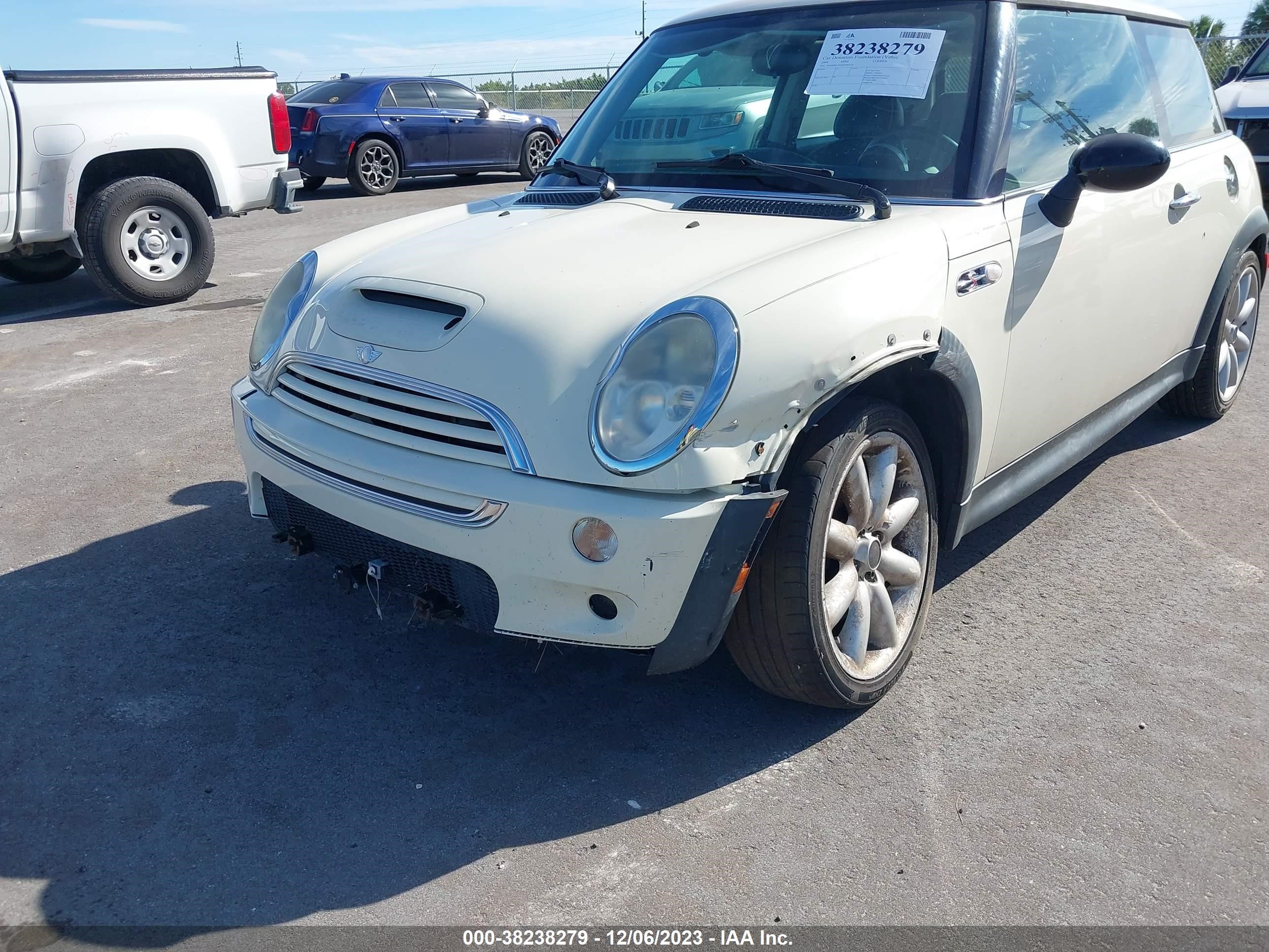 Photo 5 VIN: WMWRE33424TD89110 - MINI COOPER 