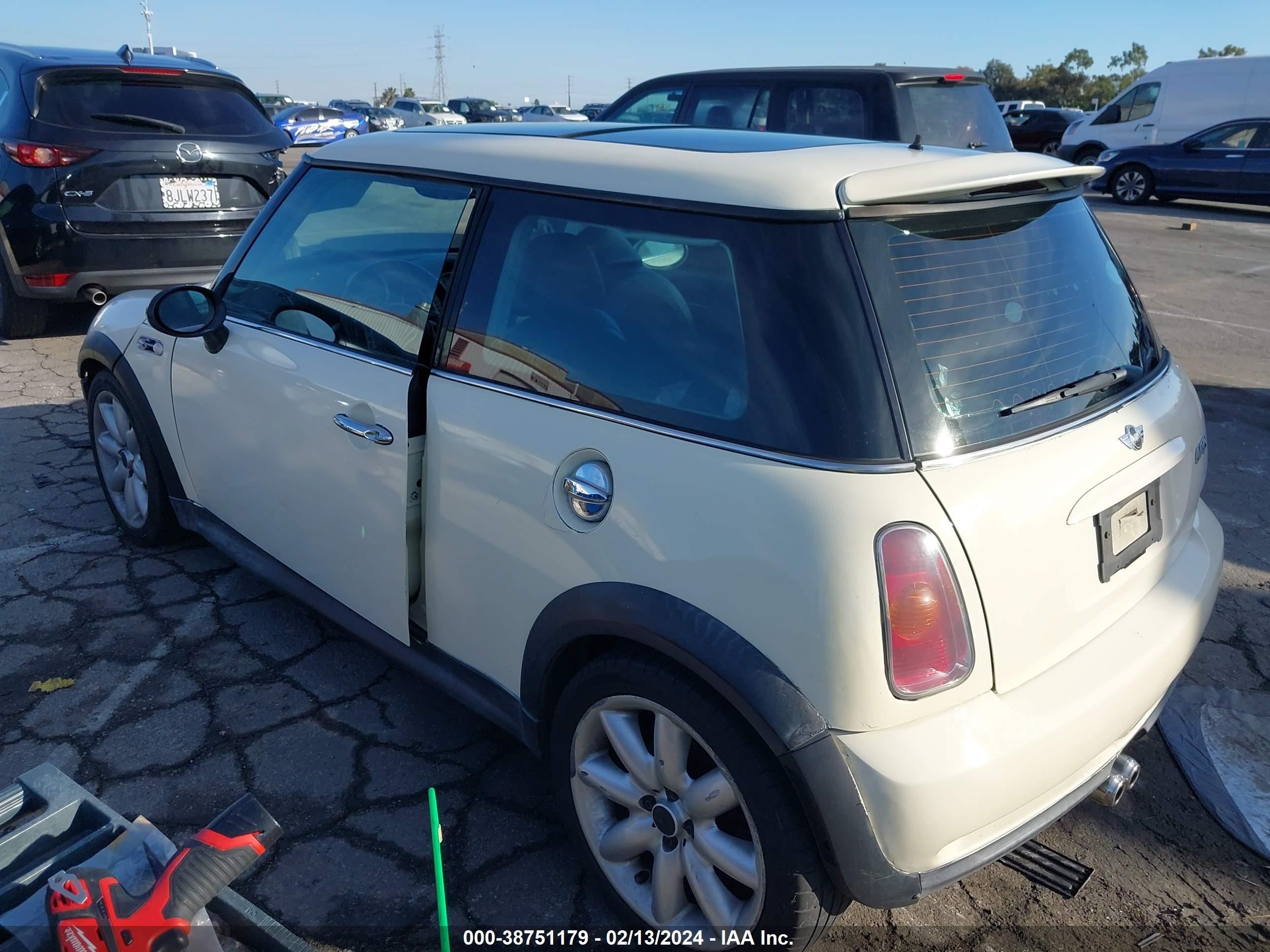 Photo 2 VIN: WMWRE33434TD84207 - MINI COOPER 