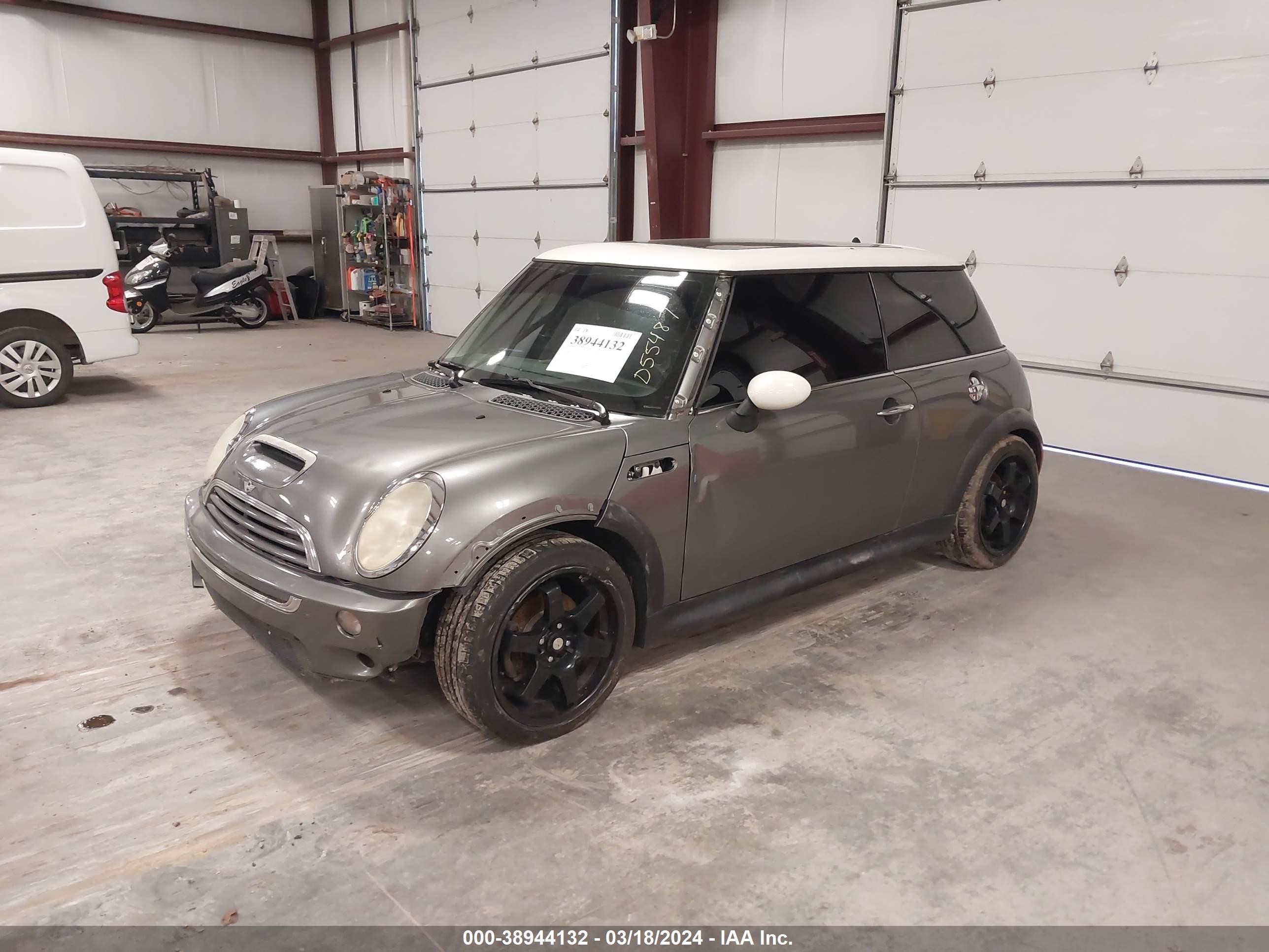 Photo 1 VIN: WMWRE33442TD55487 - MINI COOPER 