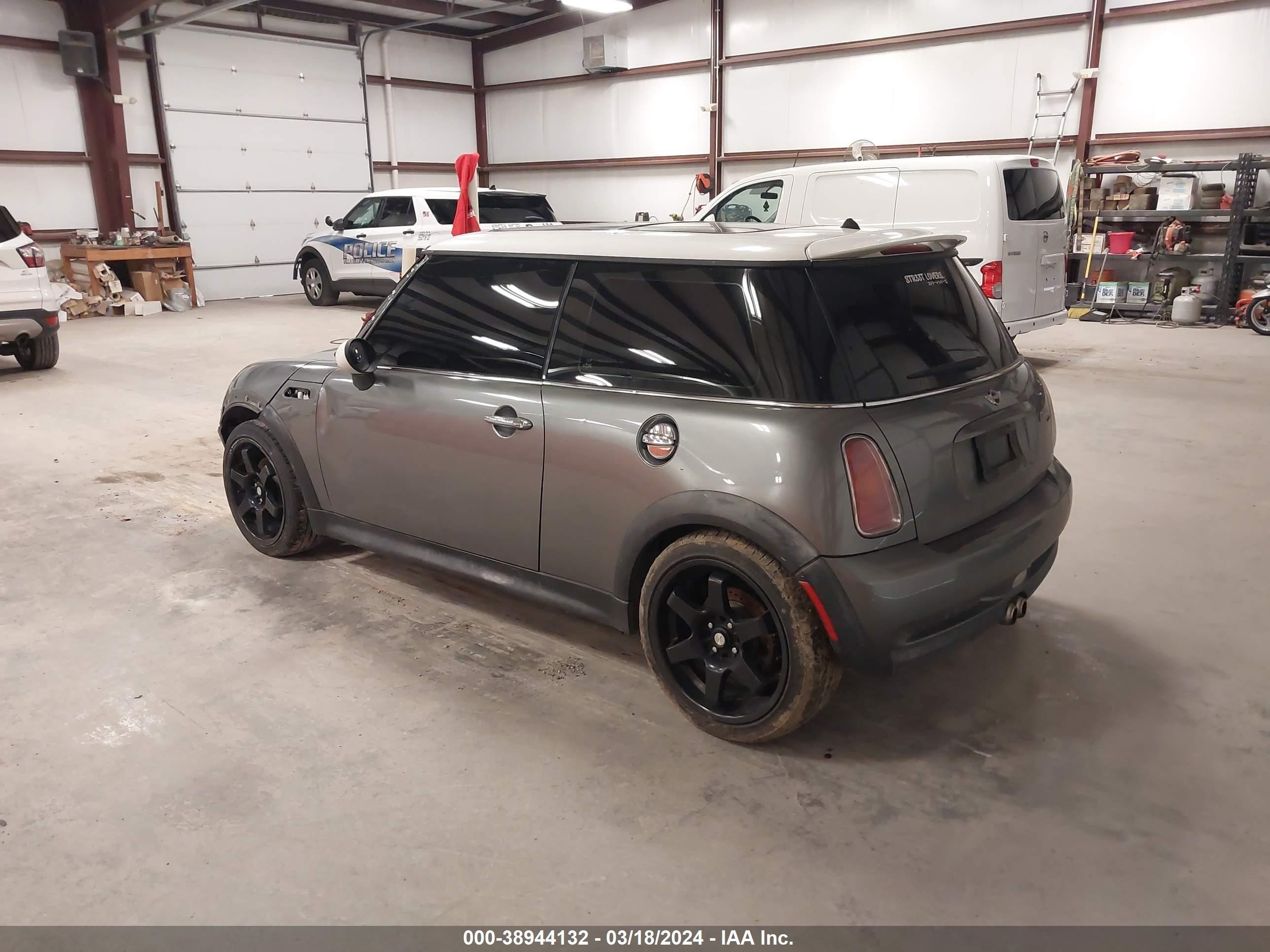 Photo 2 VIN: WMWRE33442TD55487 - MINI COOPER 